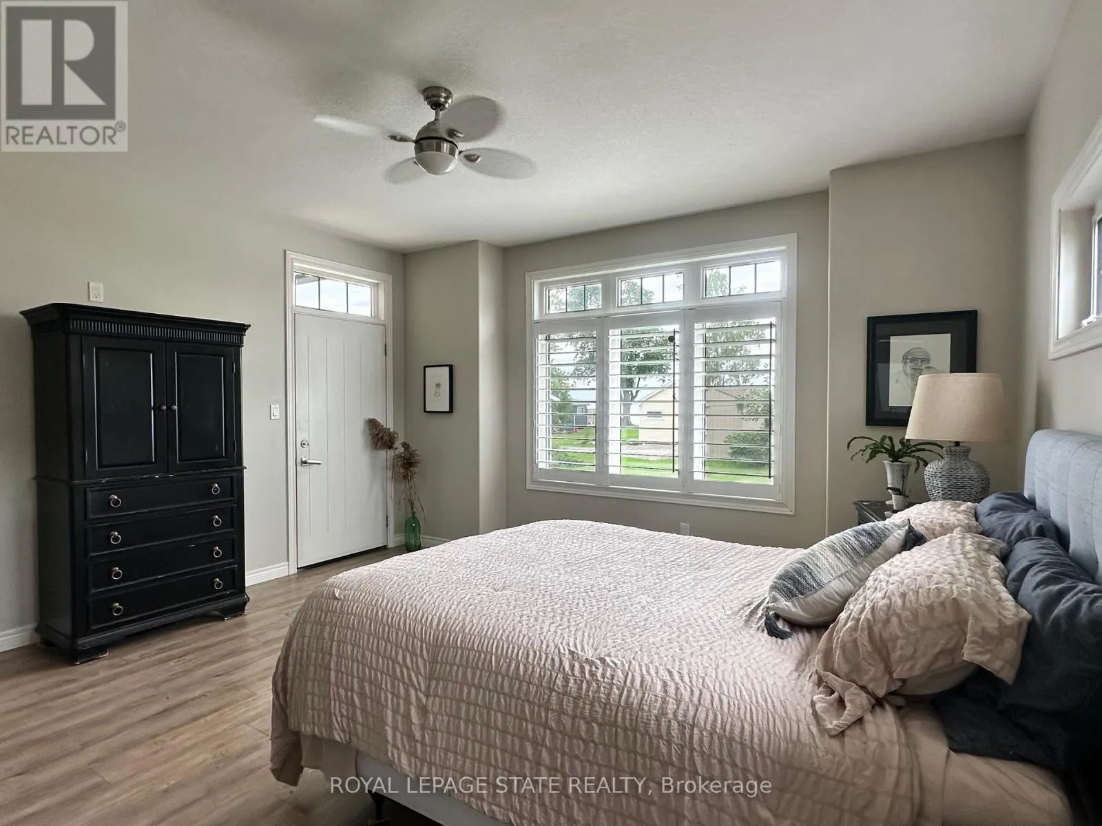 3176 LAKESHORE ROAD