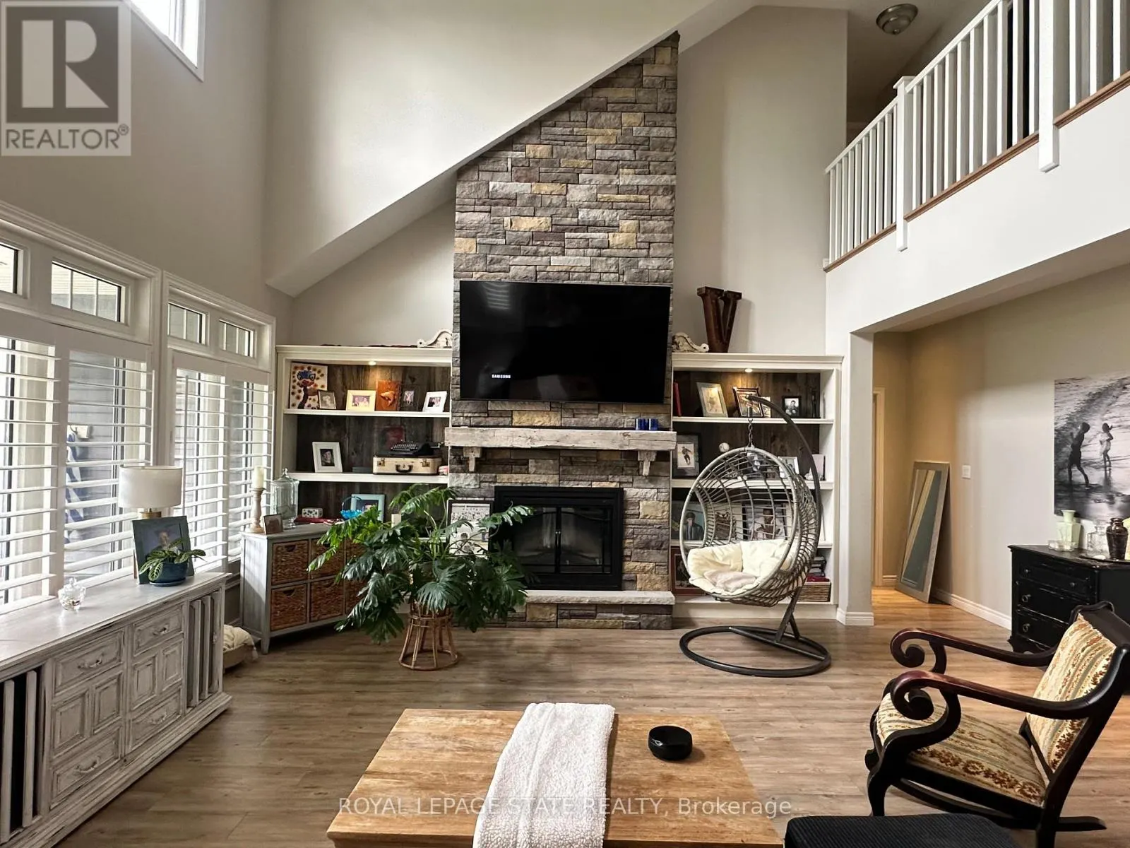 3176 LAKESHORE ROAD