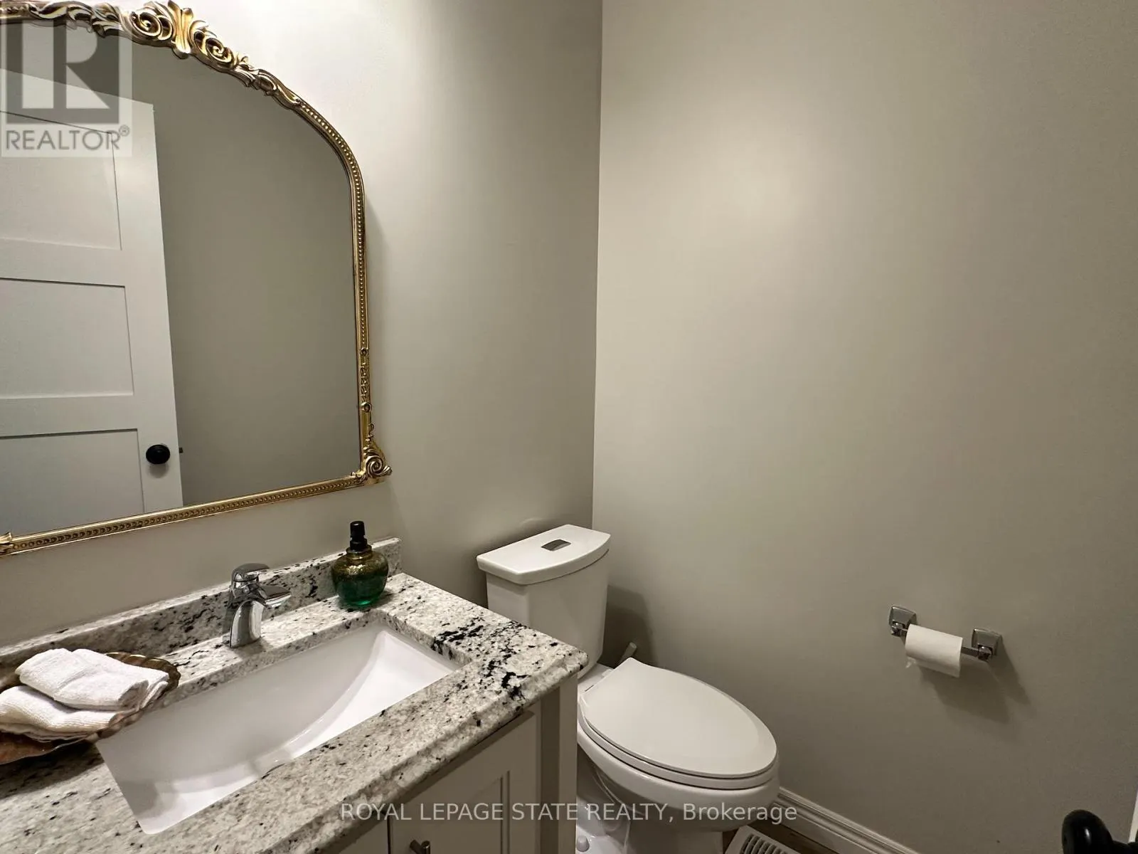 3176 LAKESHORE ROAD