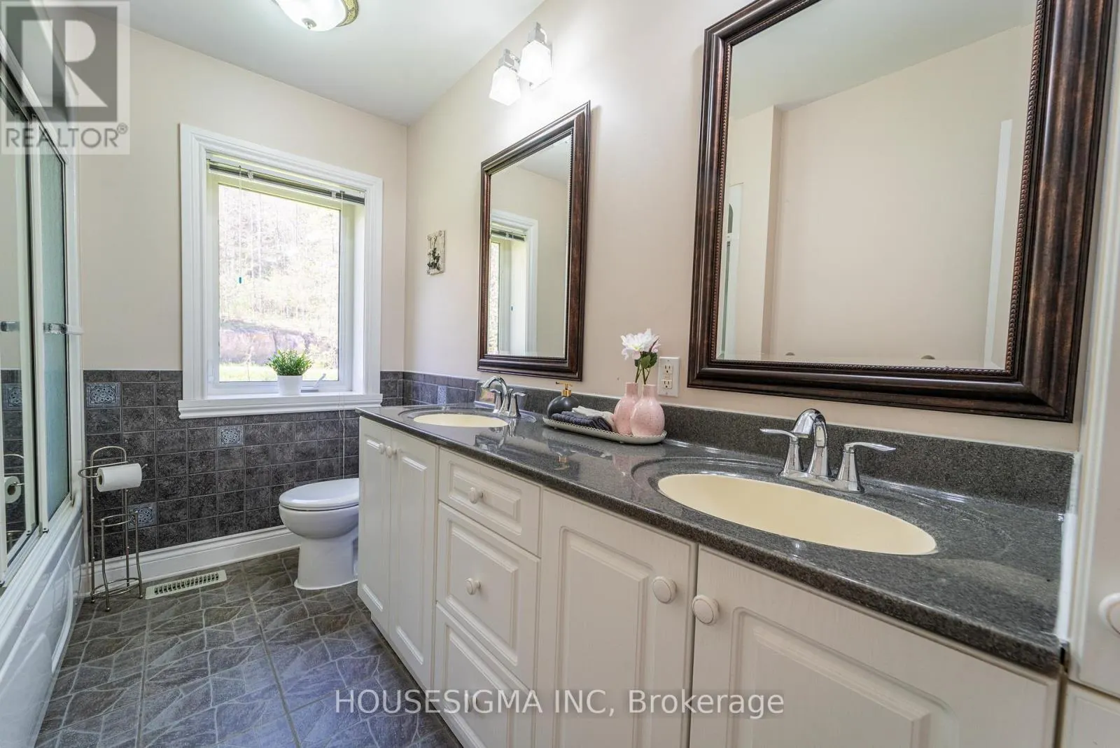 139 OLD RIVER ROAD