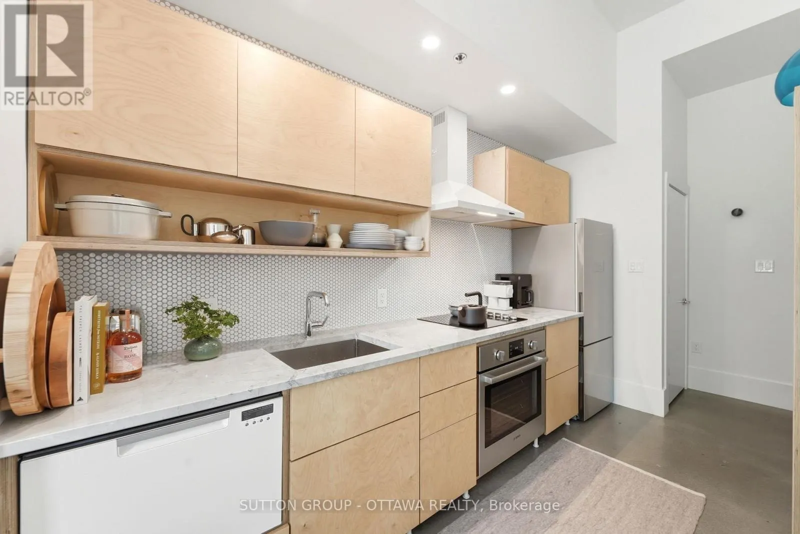 110 - 101 RICHMOND ROAD