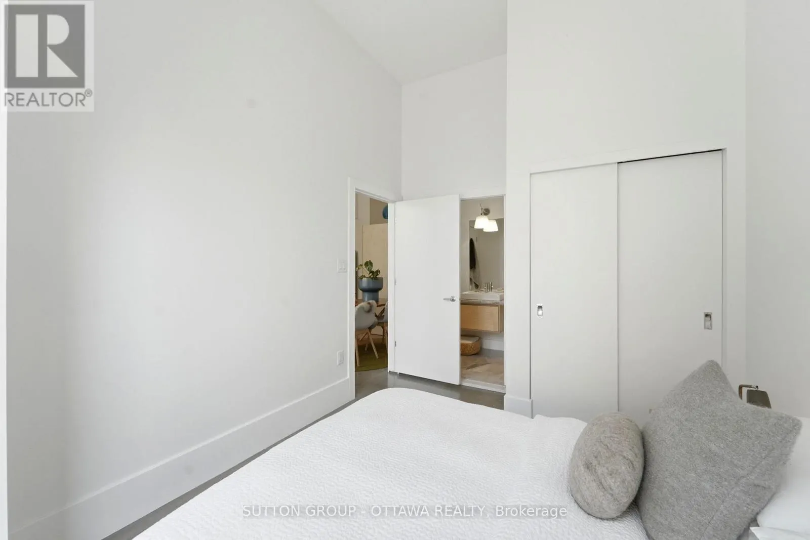 110 - 101 RICHMOND ROAD