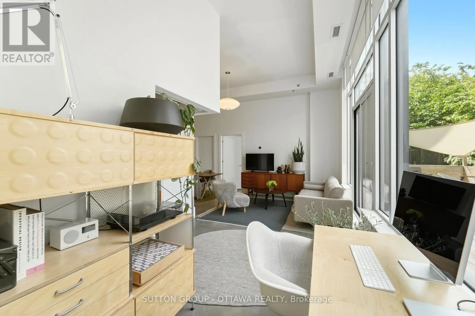 110 - 101 RICHMOND ROAD
