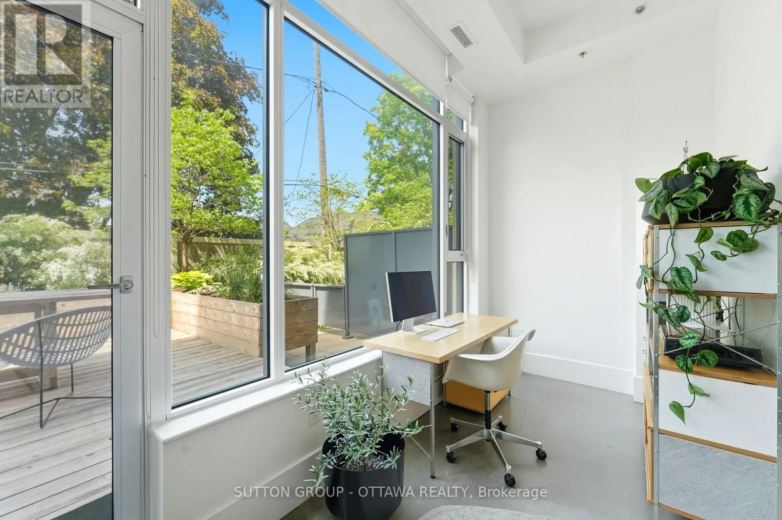 110 - 101 RICHMOND ROAD