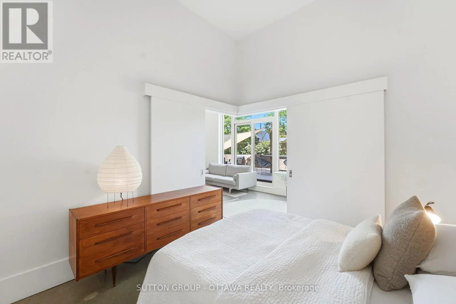 110 - 101 RICHMOND ROAD