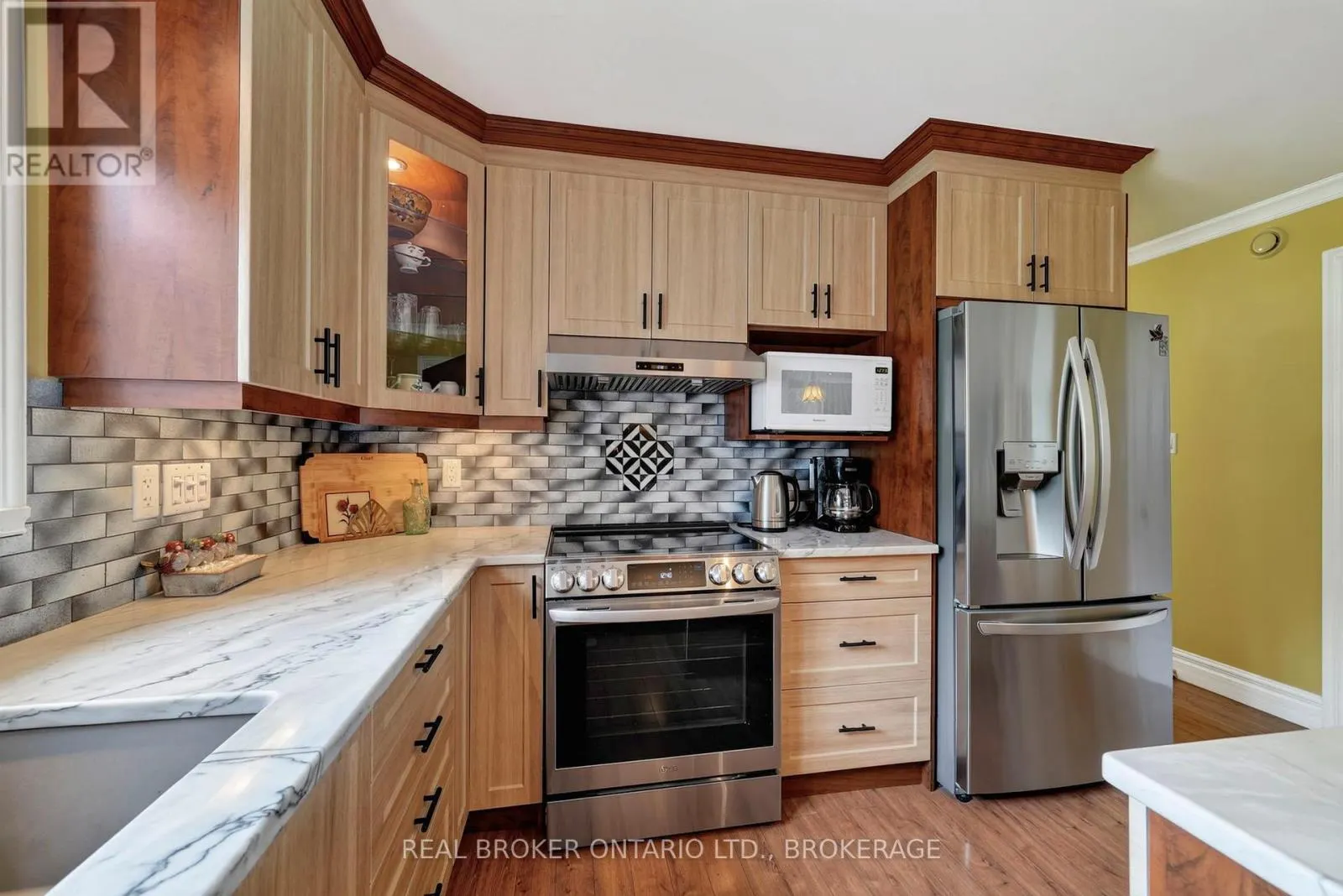 18523 KENYON CONC RD 1 ROAD