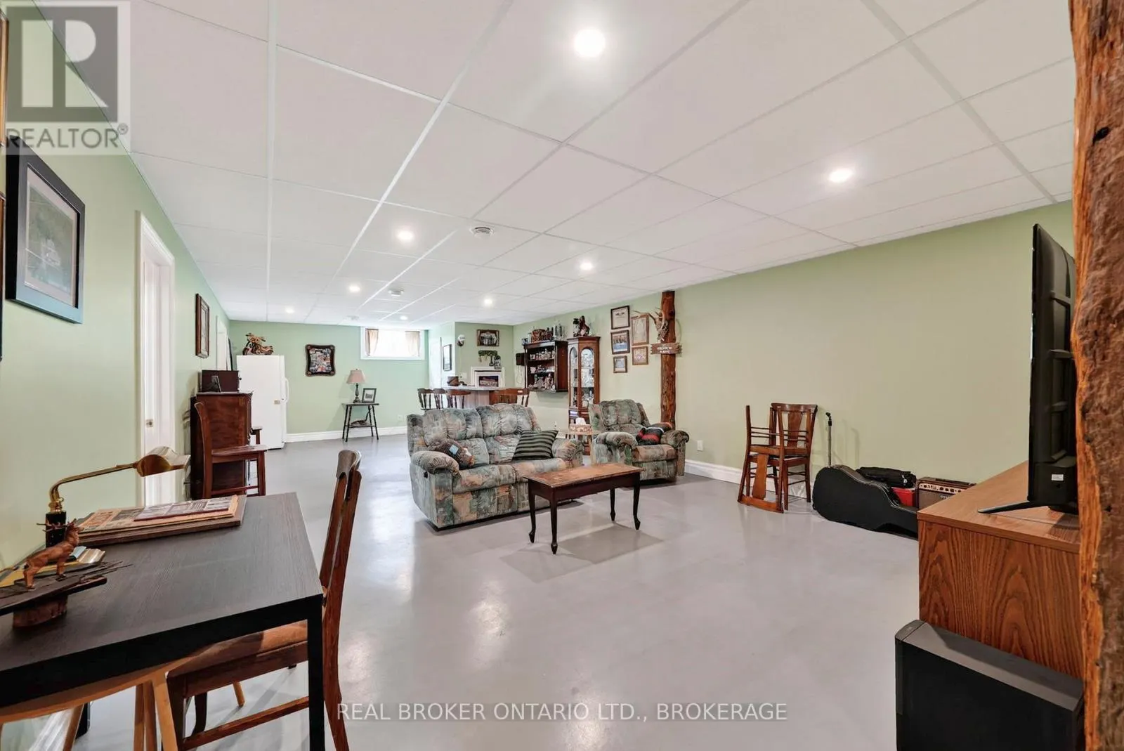 18523 KENYON CONC RD 1 ROAD