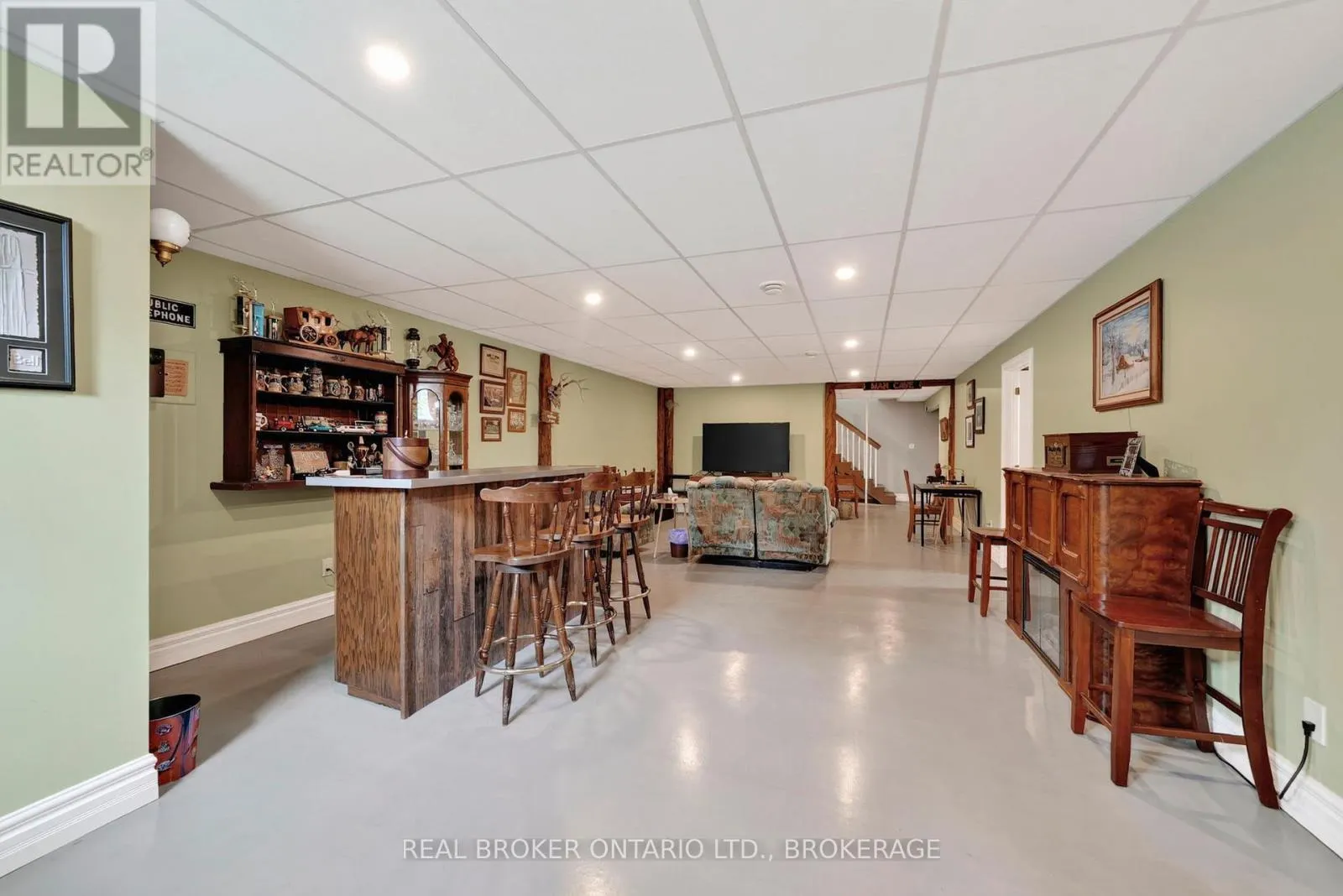 18523 KENYON CONC RD 1 ROAD