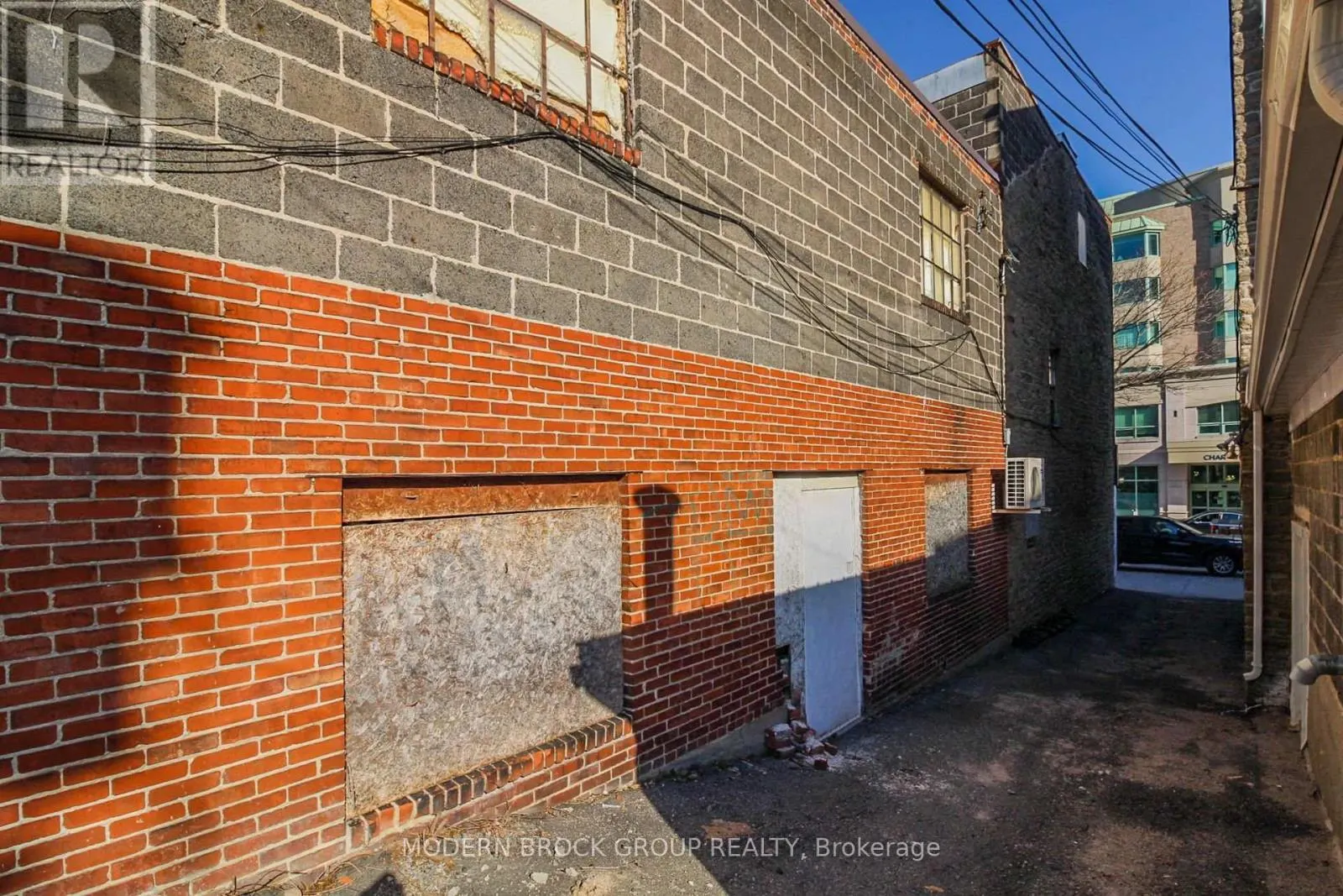 26 KING STREET E