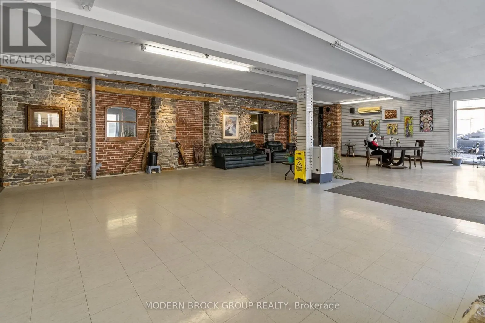 26 KING STREET E