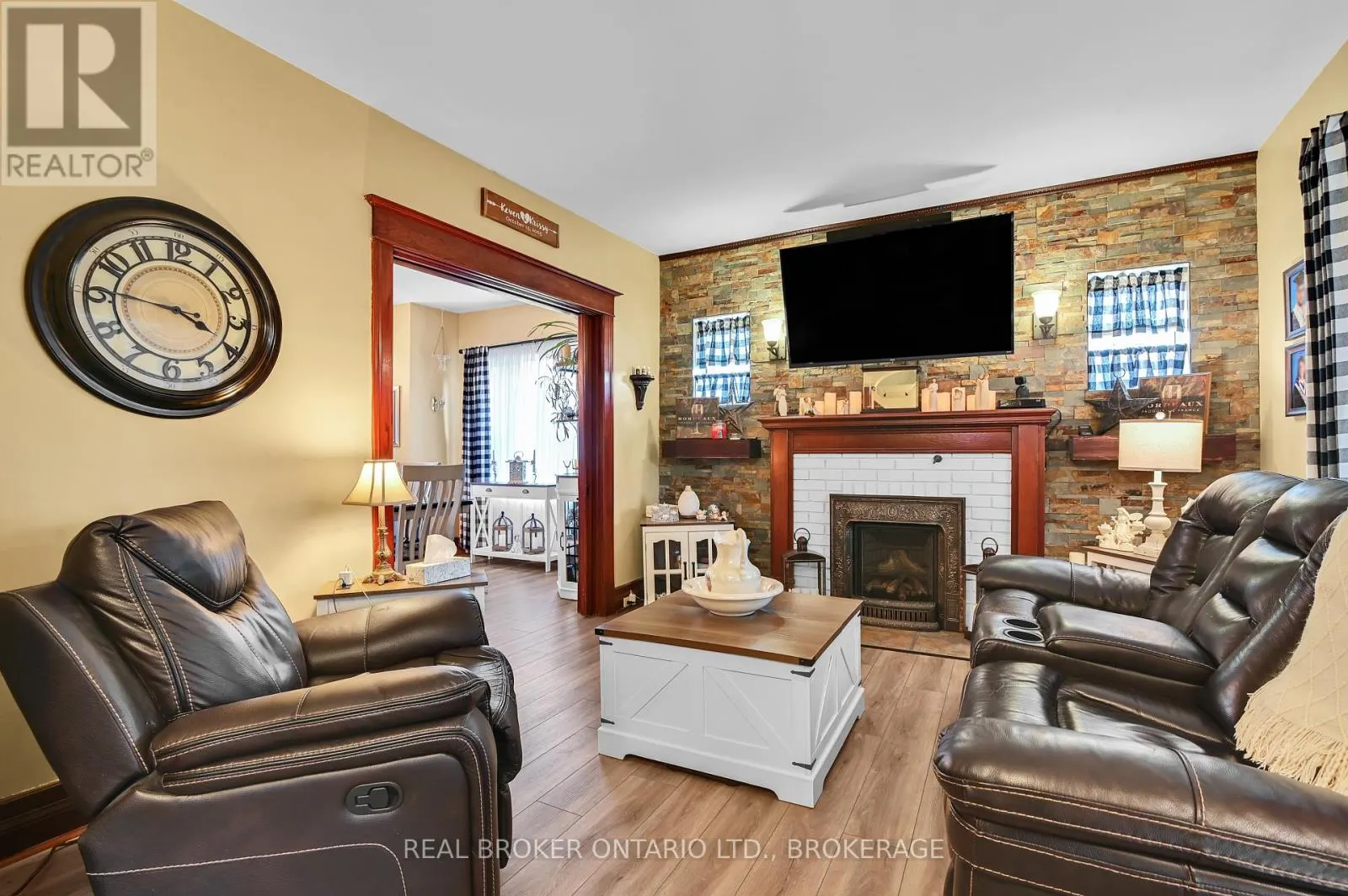 214 FOURTH STREET W