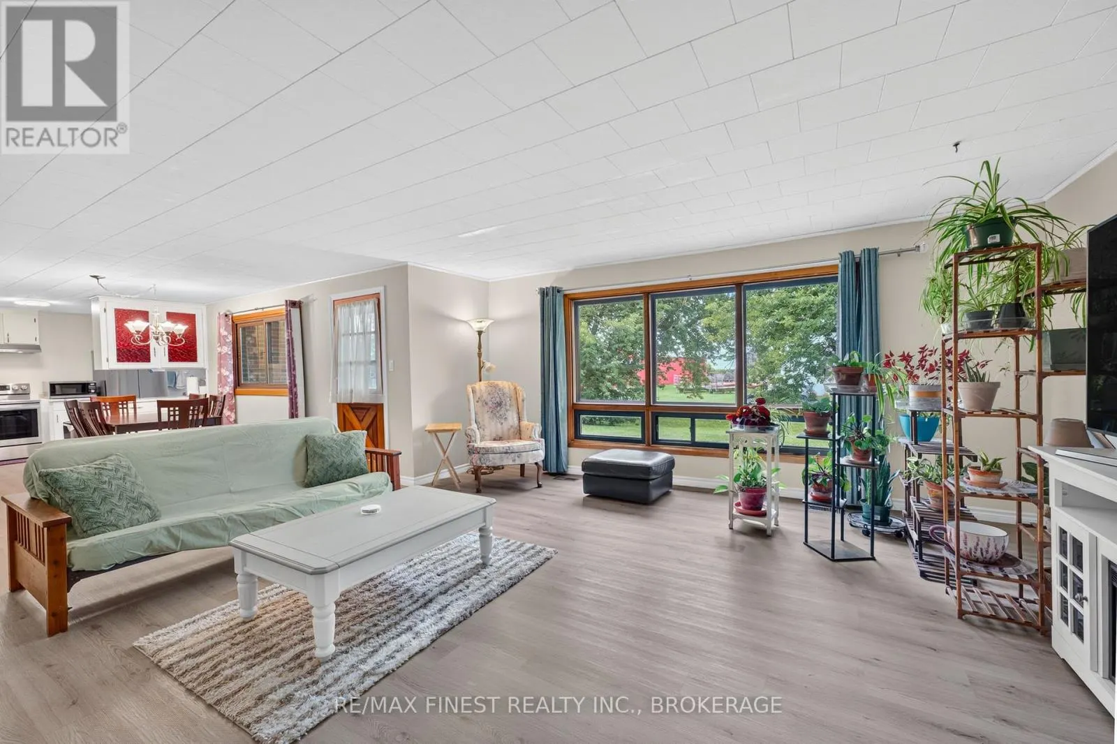 607 FITCHETT ROAD