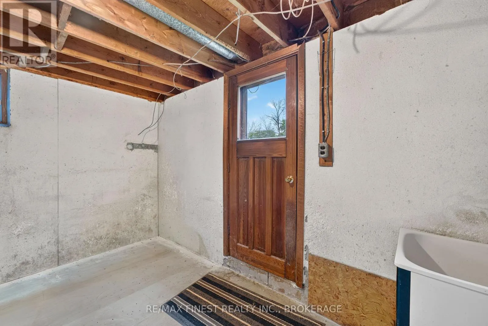 607 FITCHETT ROAD