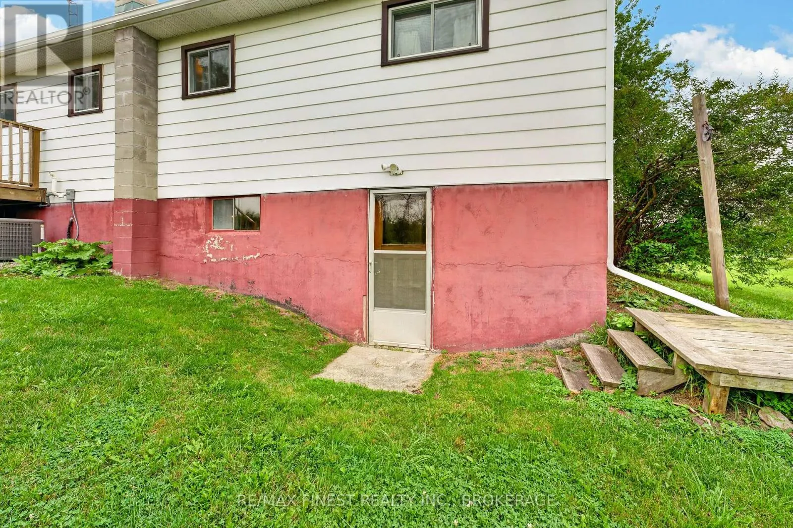 607 FITCHETT ROAD