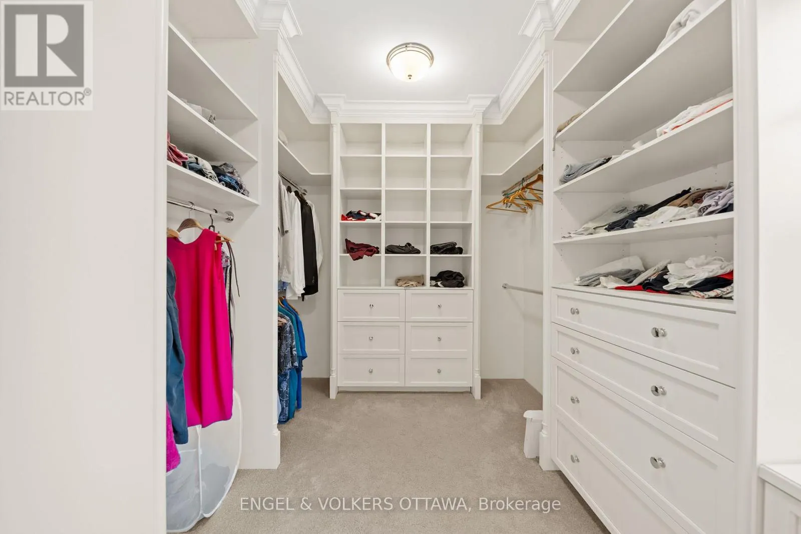 1408 BLACKHORSE COURT
