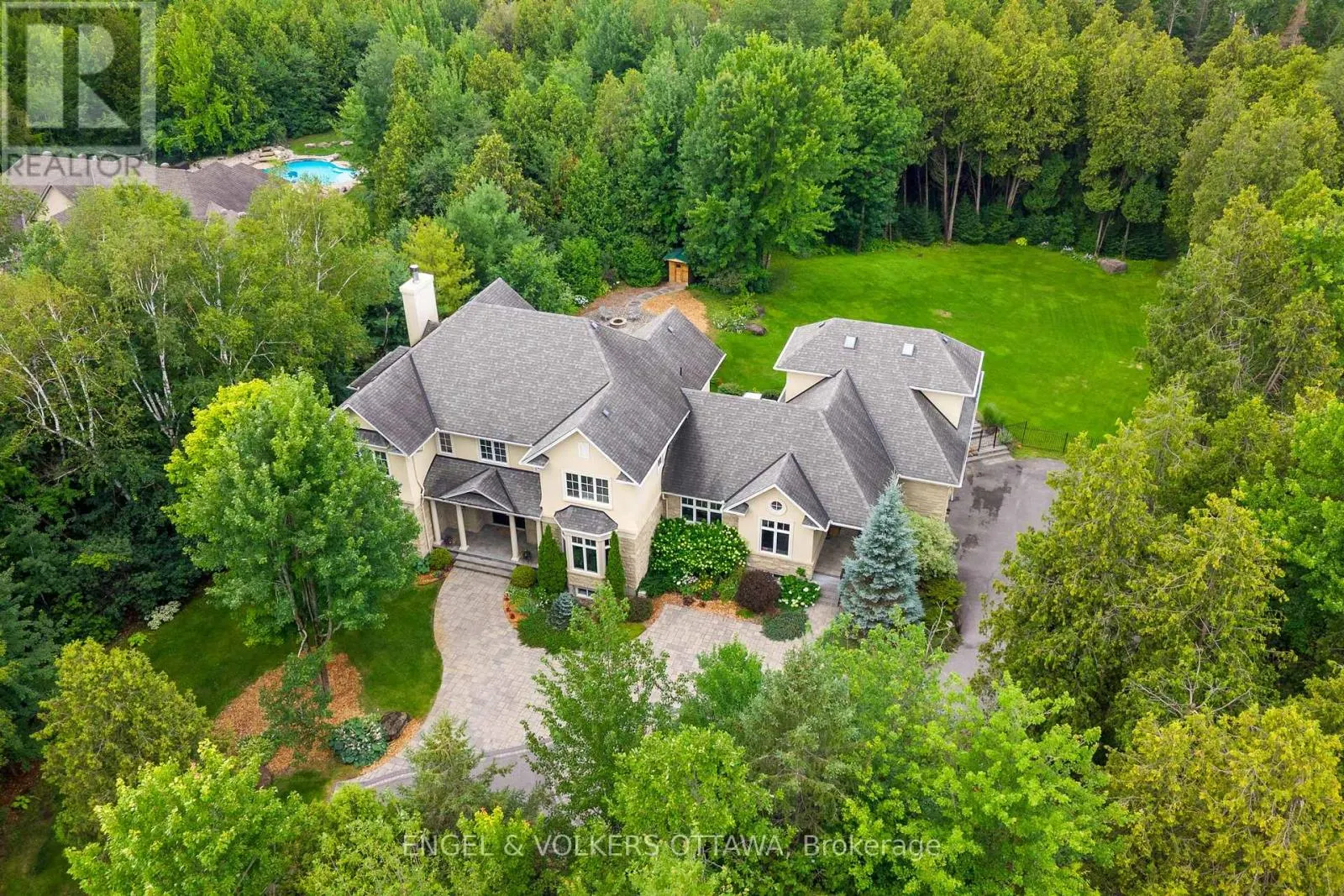 1408 BLACKHORSE COURT