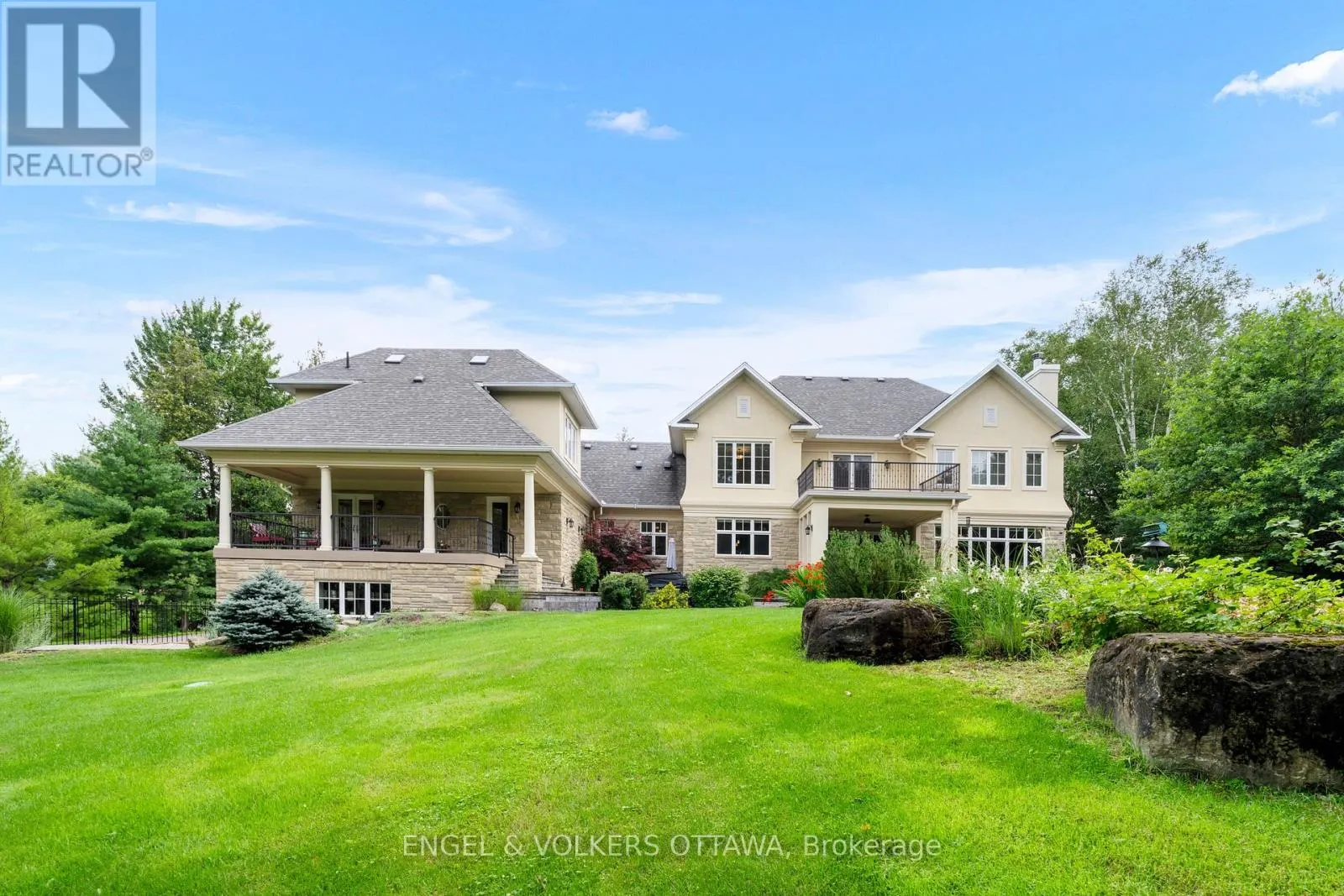 1408 BLACKHORSE COURT