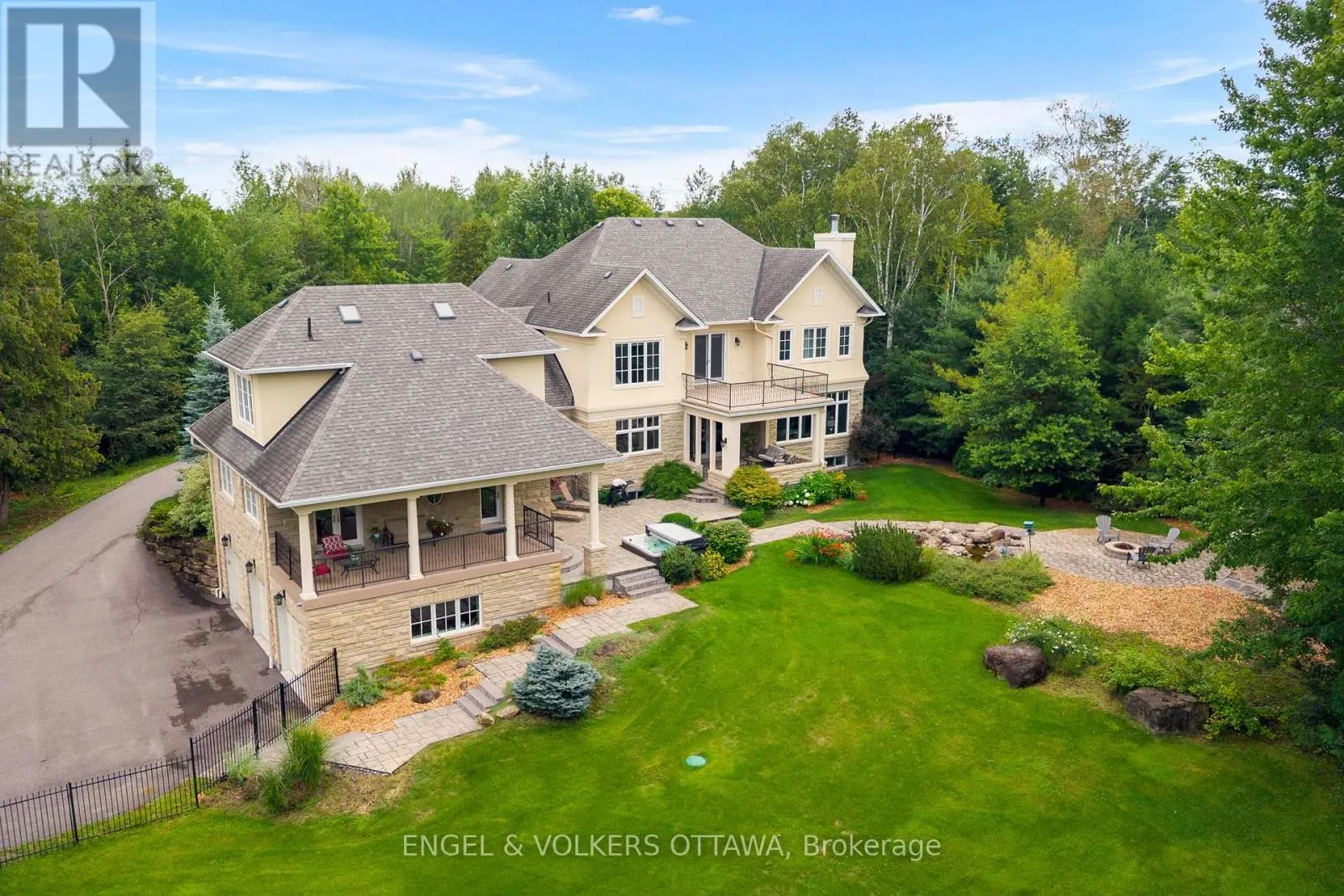 1408 BLACKHORSE COURT