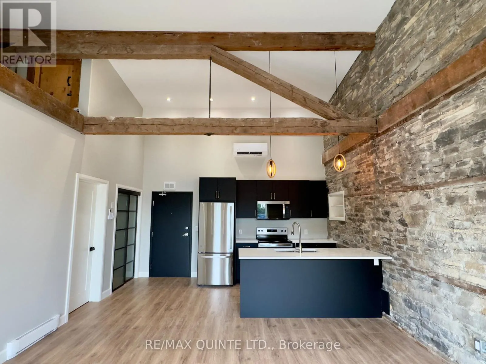 7 - 330 VICTORIA STREET #7