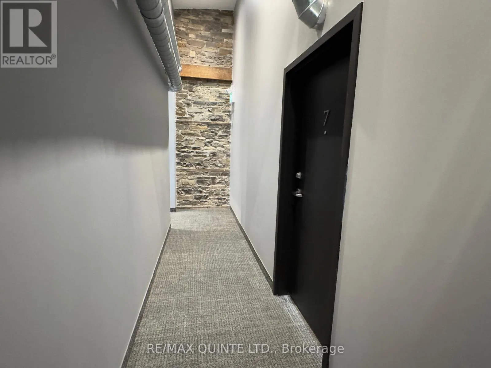7 - 330 VICTORIA STREET #7