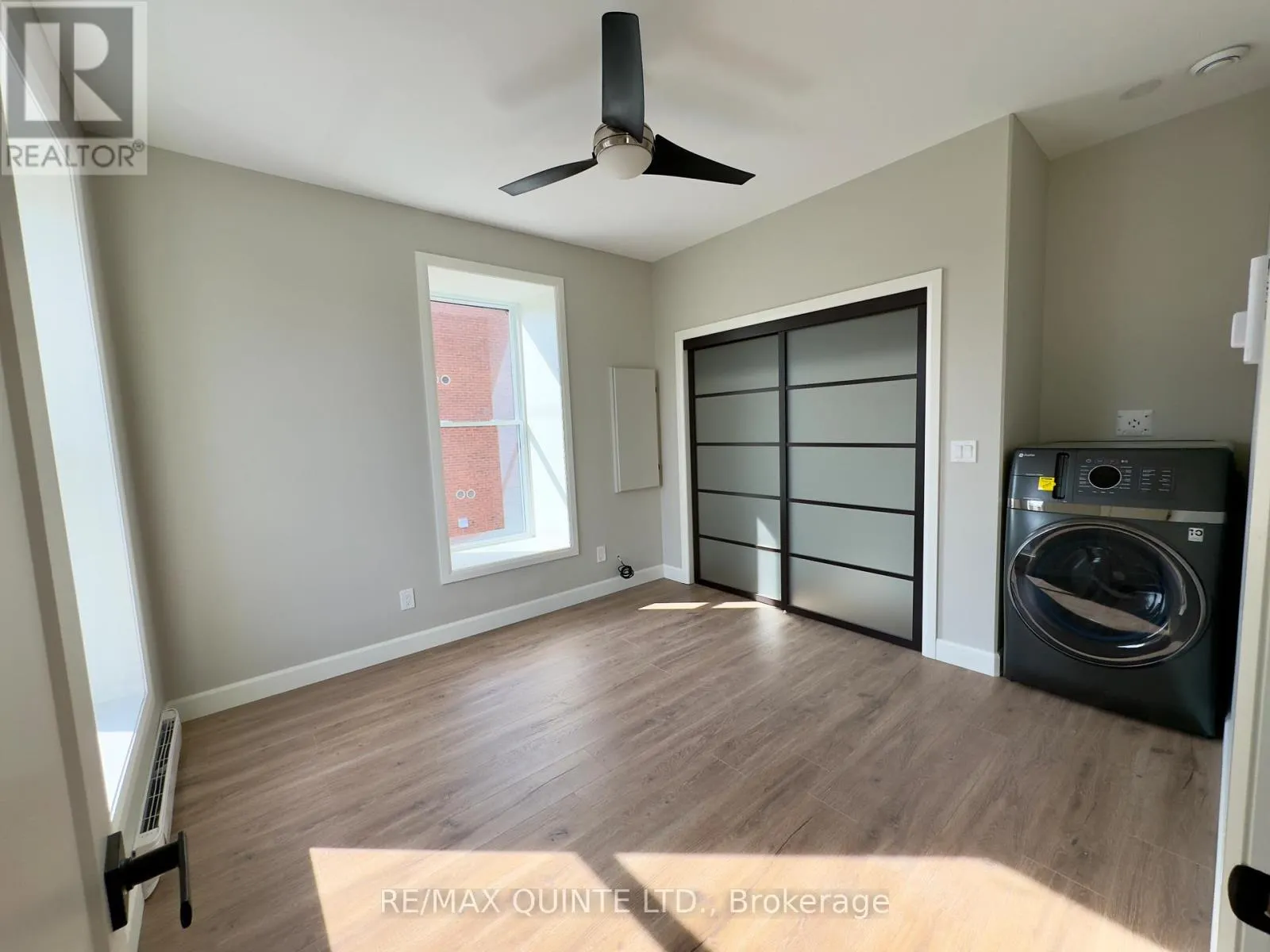 7 - 330 VICTORIA STREET #7