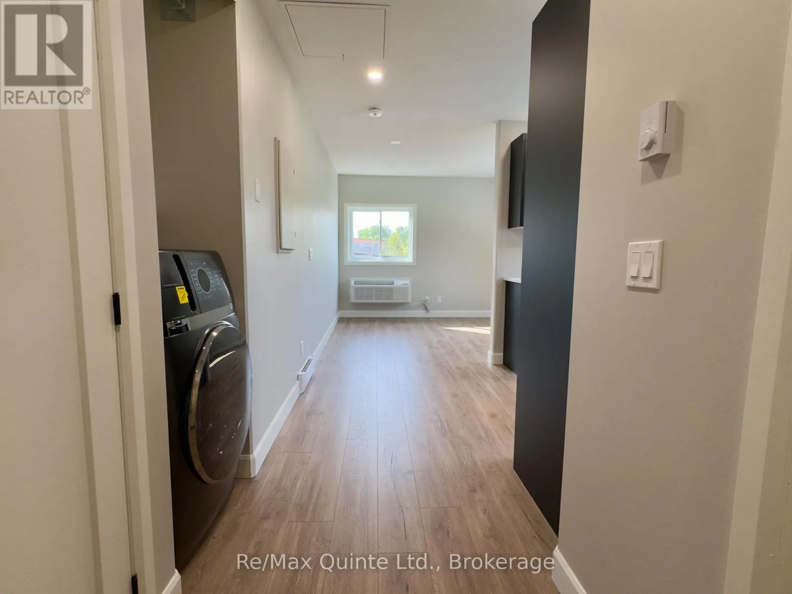 4 - 330 VICTORIA STREET #4