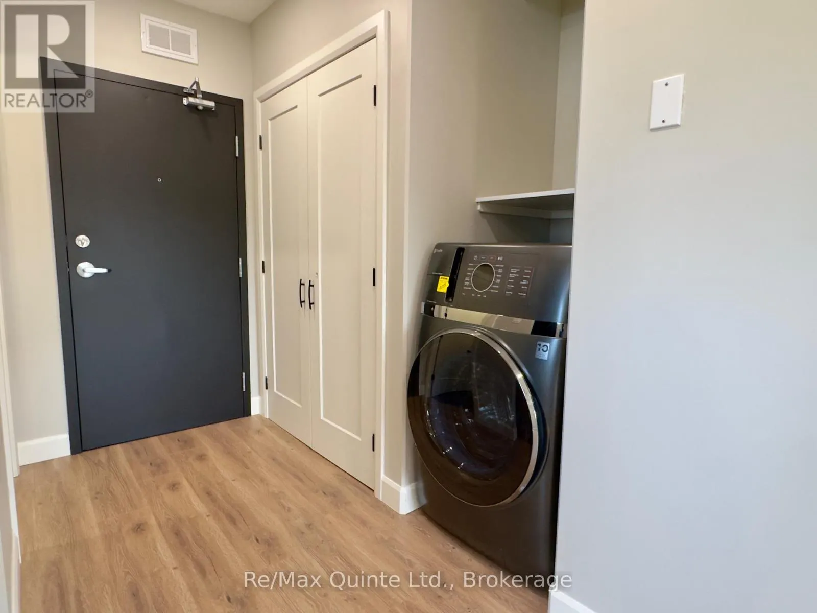 4 - 330 VICTORIA STREET #4