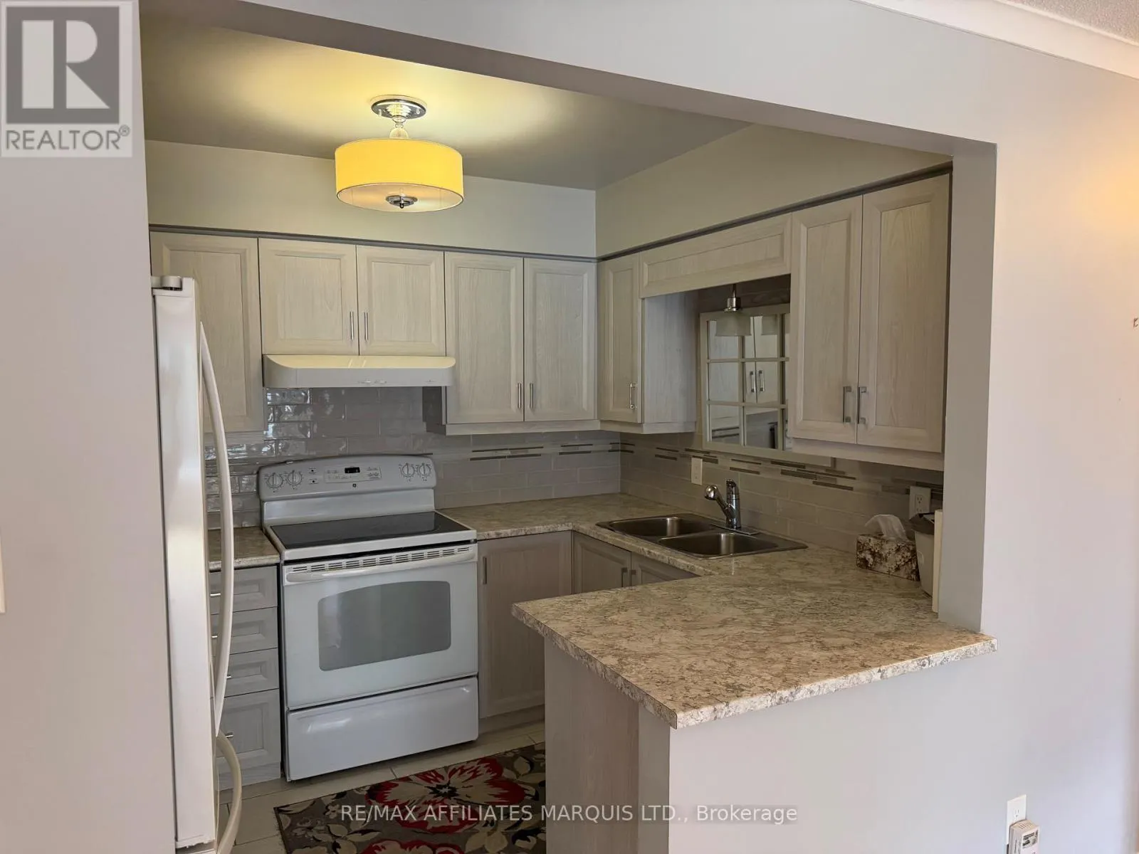 312 - 121 WATER STREET W