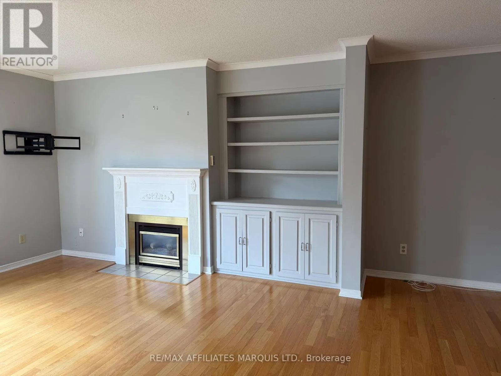 312 - 121 WATER STREET W