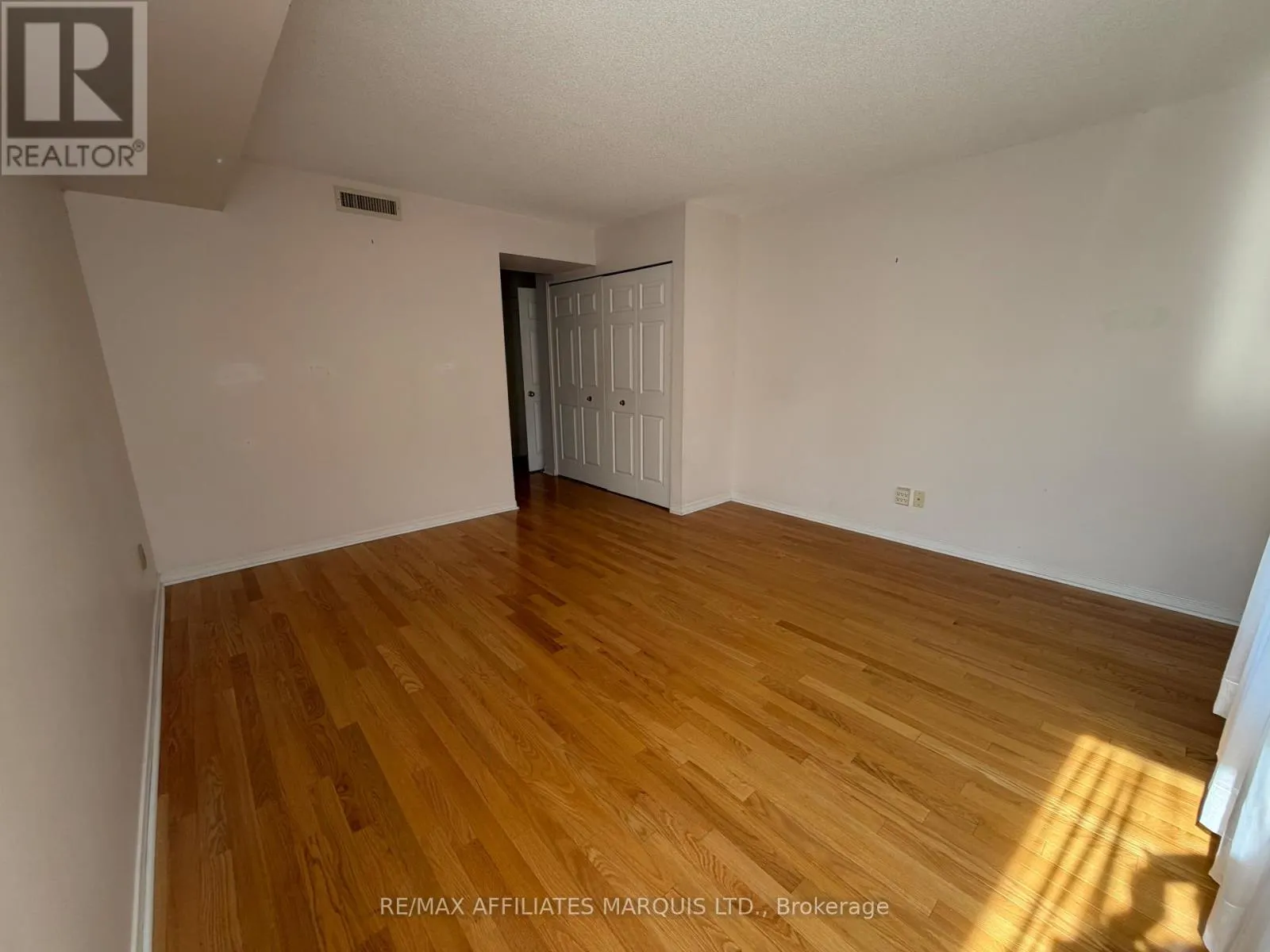 312 - 121 WATER STREET W