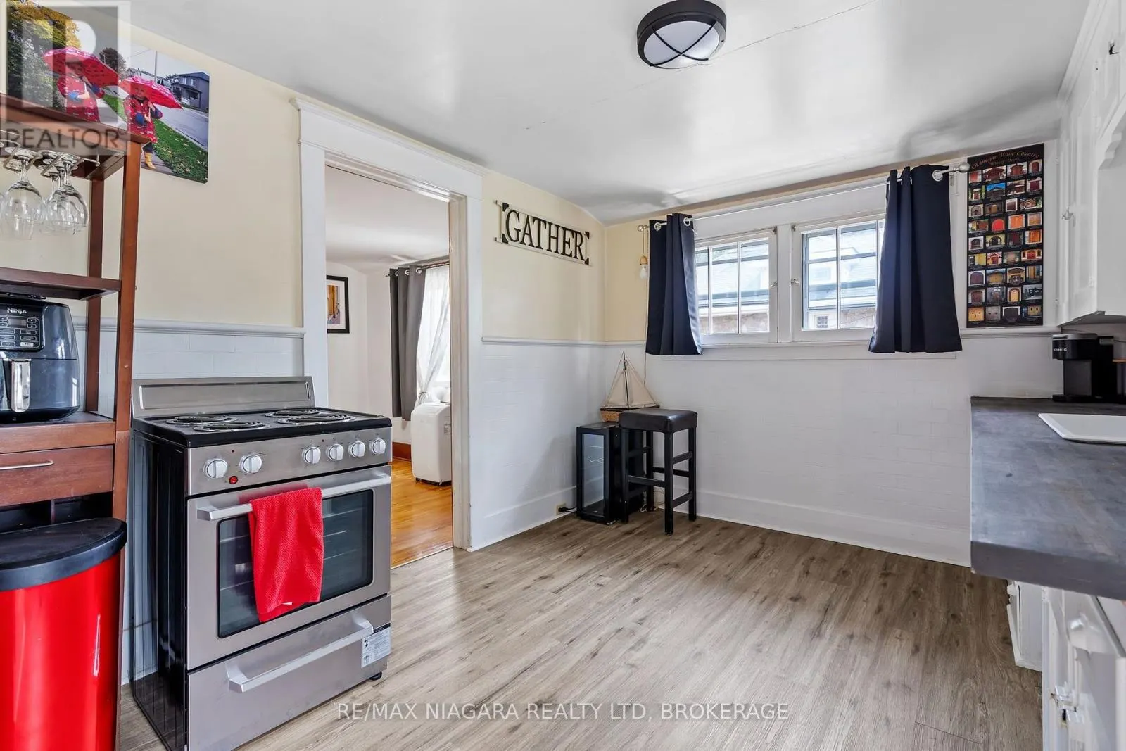214 KENT STREET