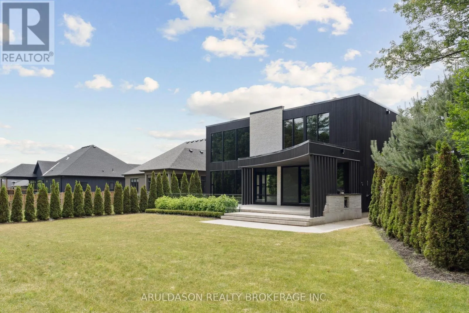 1135 BALFOUR STREET