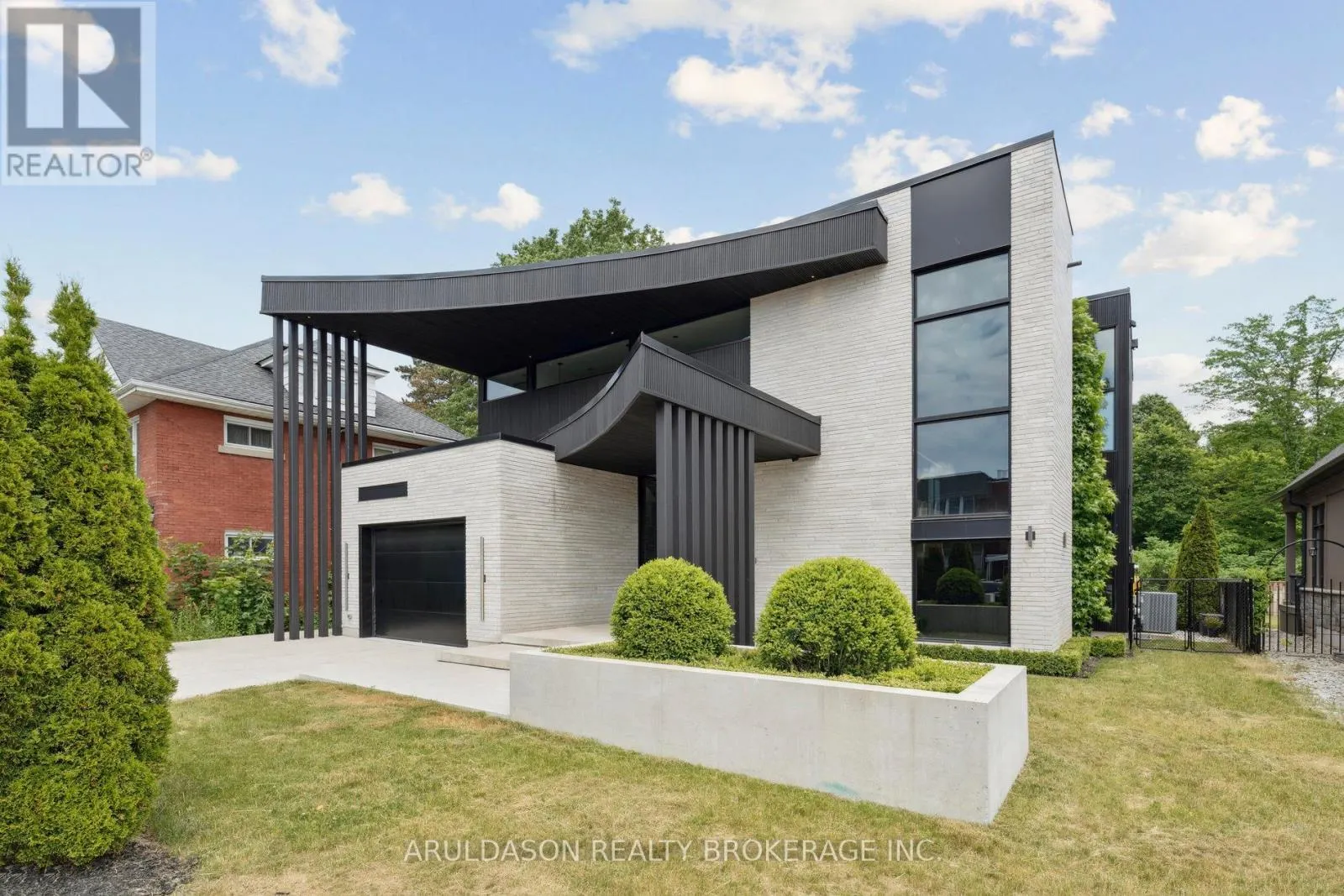 1135 BALFOUR STREET