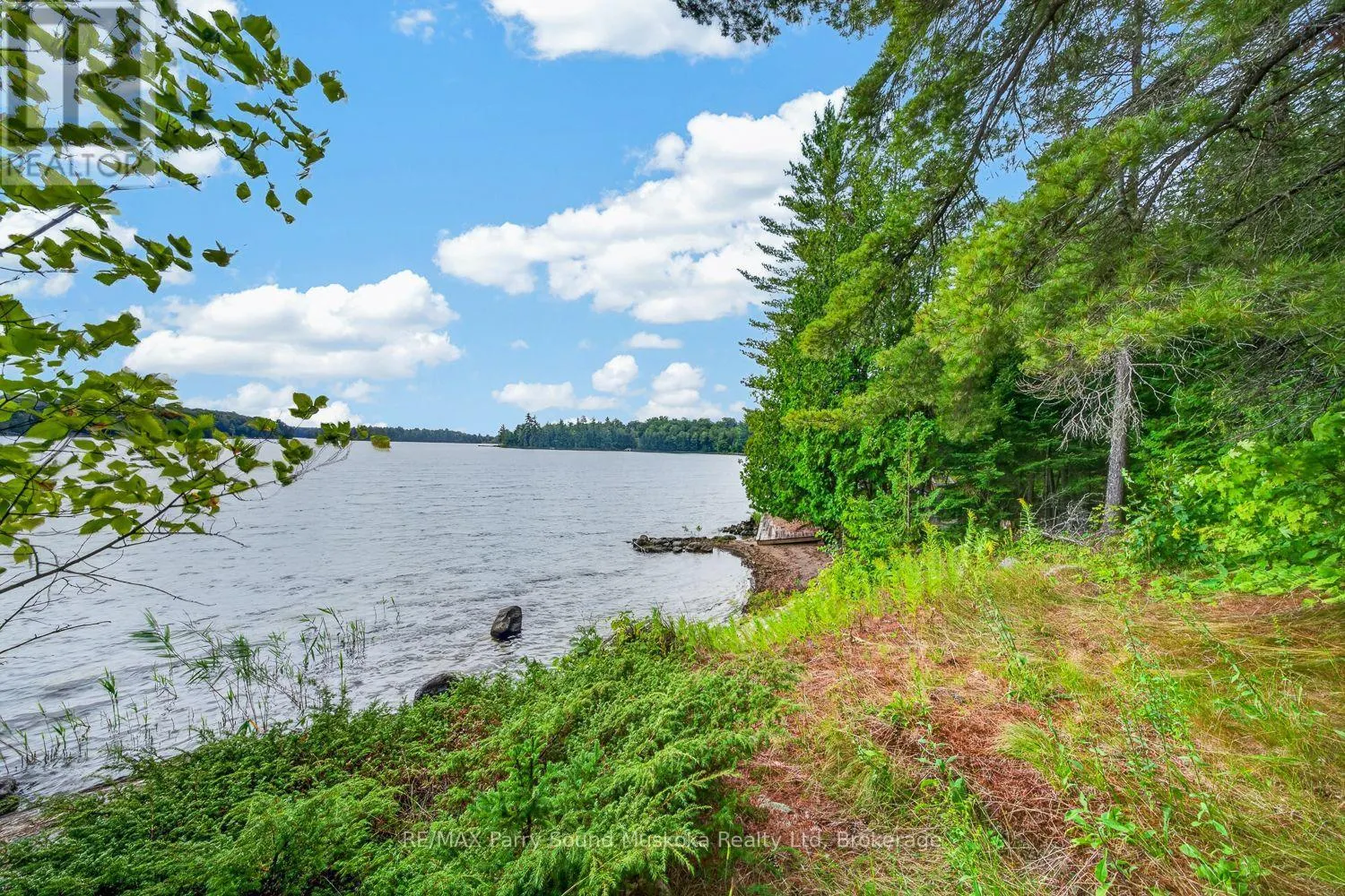 418 WHITESTONE LK ROAD