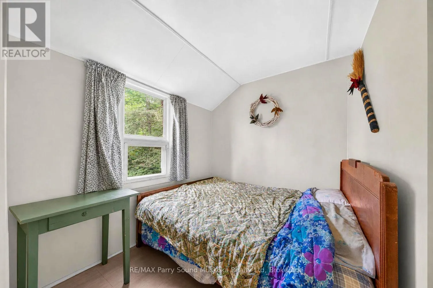 418 WHITESTONE LK ROAD