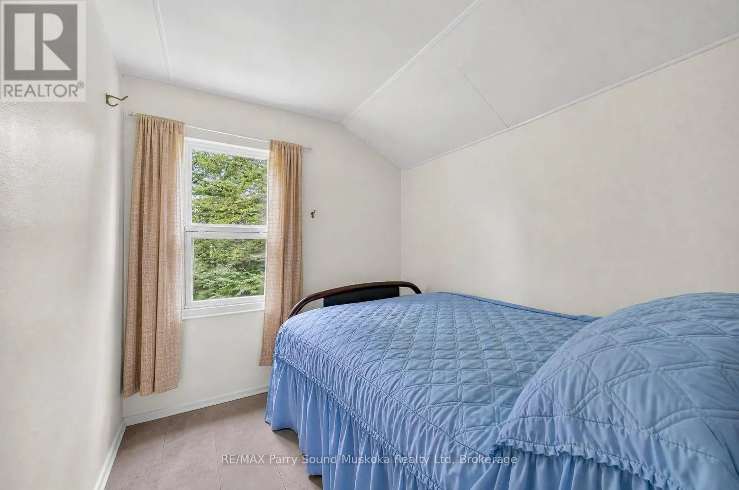 418 WHITESTONE LK ROAD