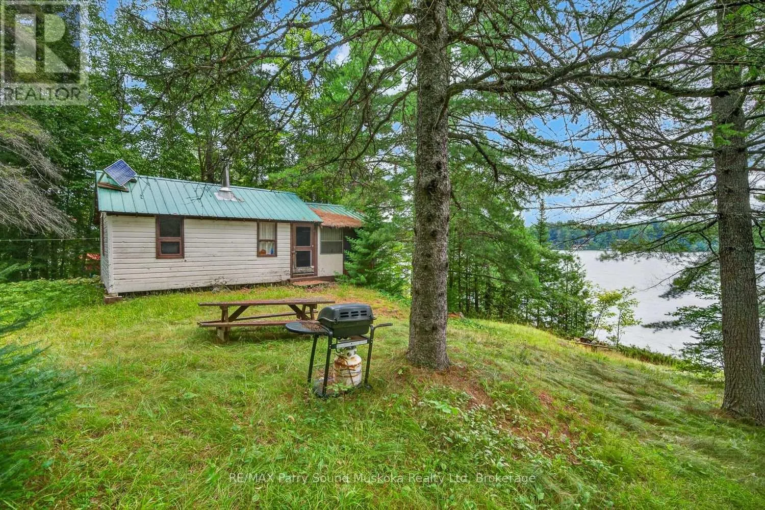 418 WHITESTONE LK ROAD