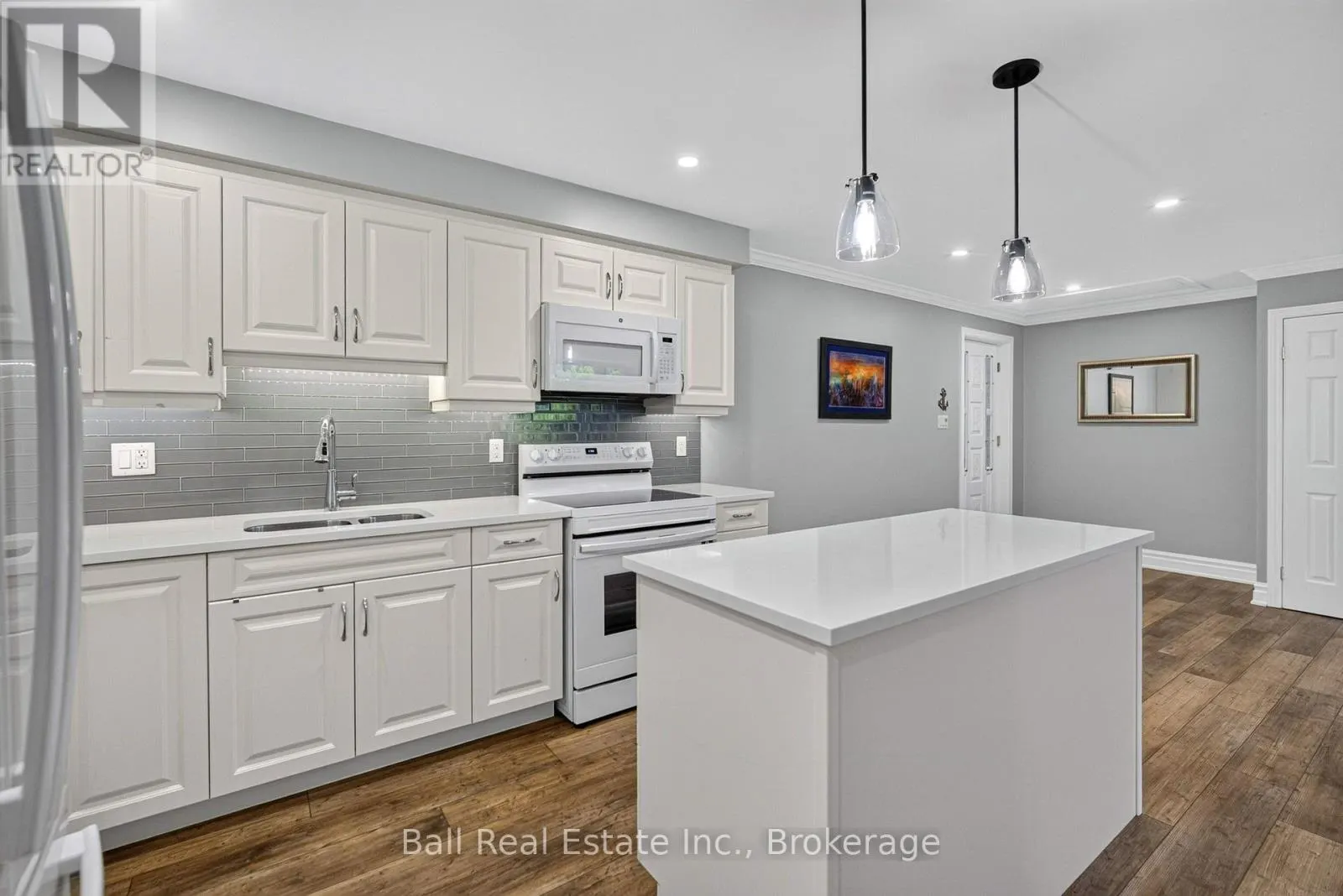 502 - 200 EAST STREET S #502