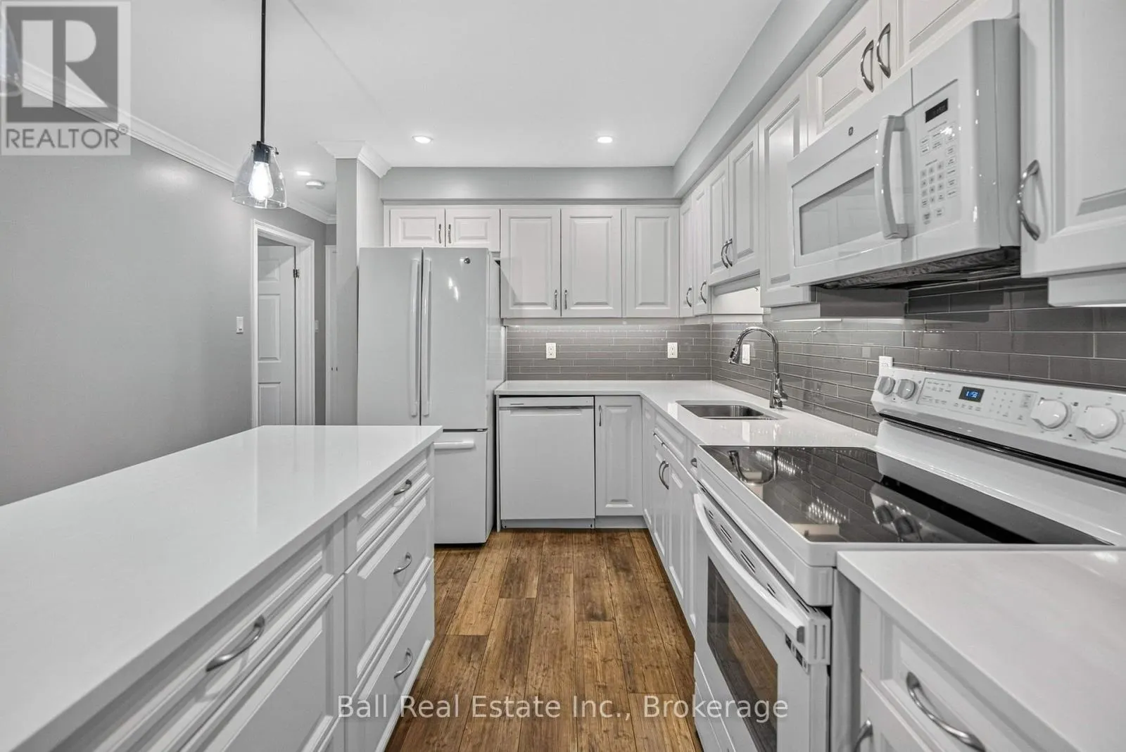 502 - 200 EAST STREET S #502