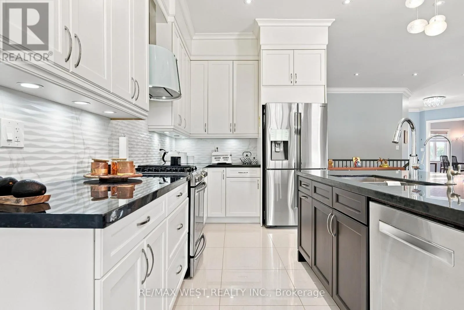 9450 WELLINGTON ROAD 124