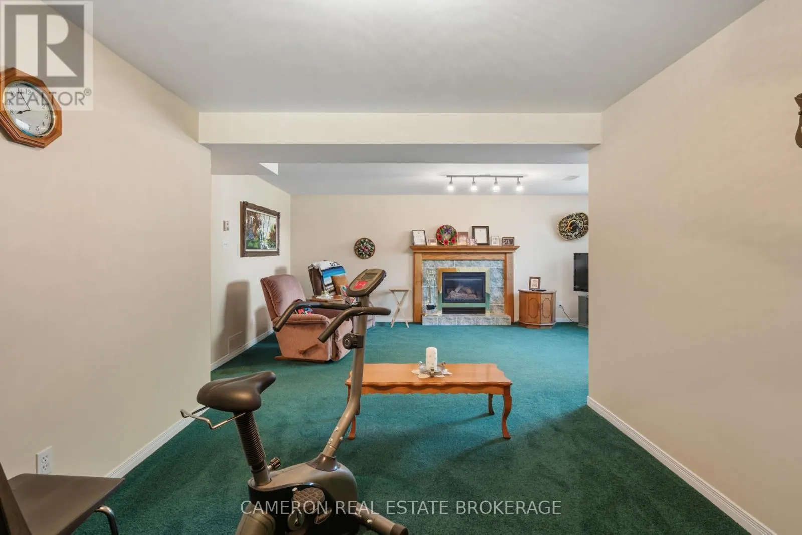 533 JASE STREET