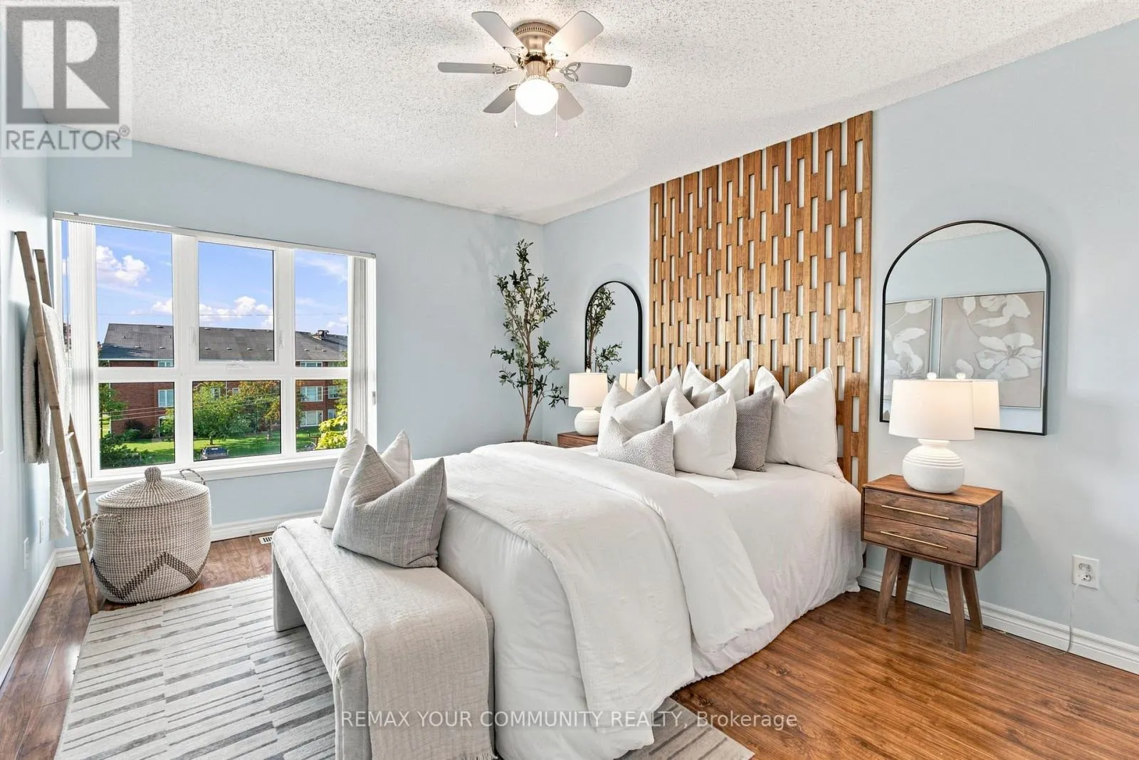 308 - 4 HERITAGE WAY