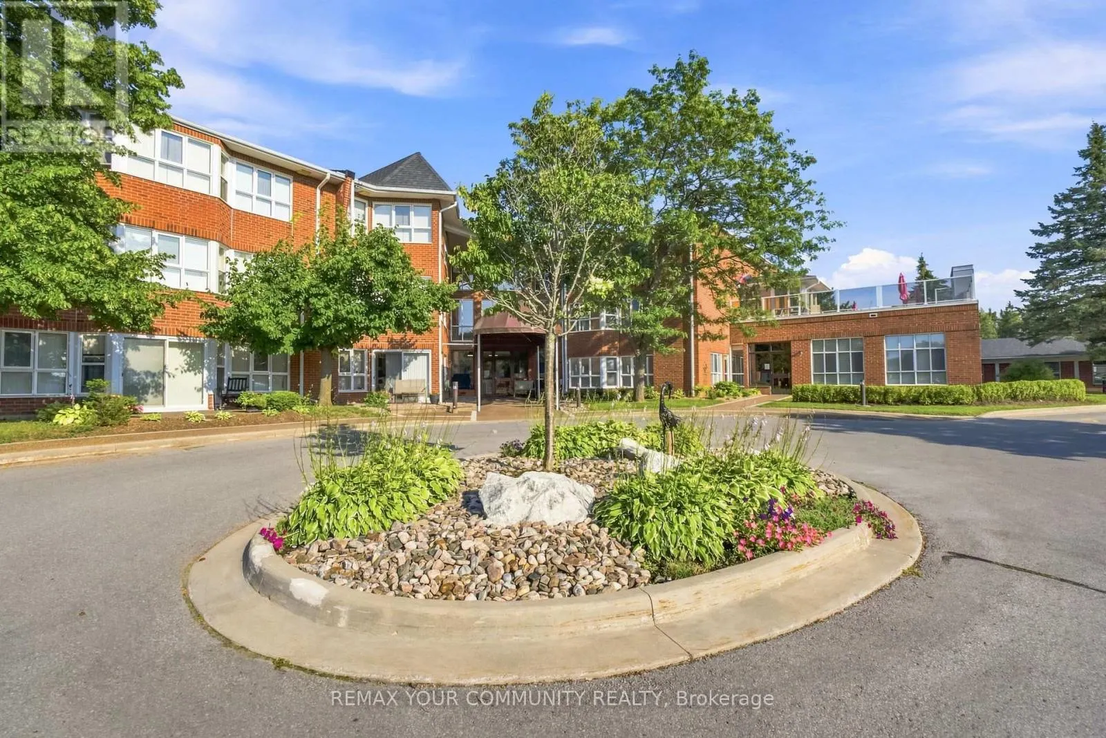 308 - 4 HERITAGE WAY