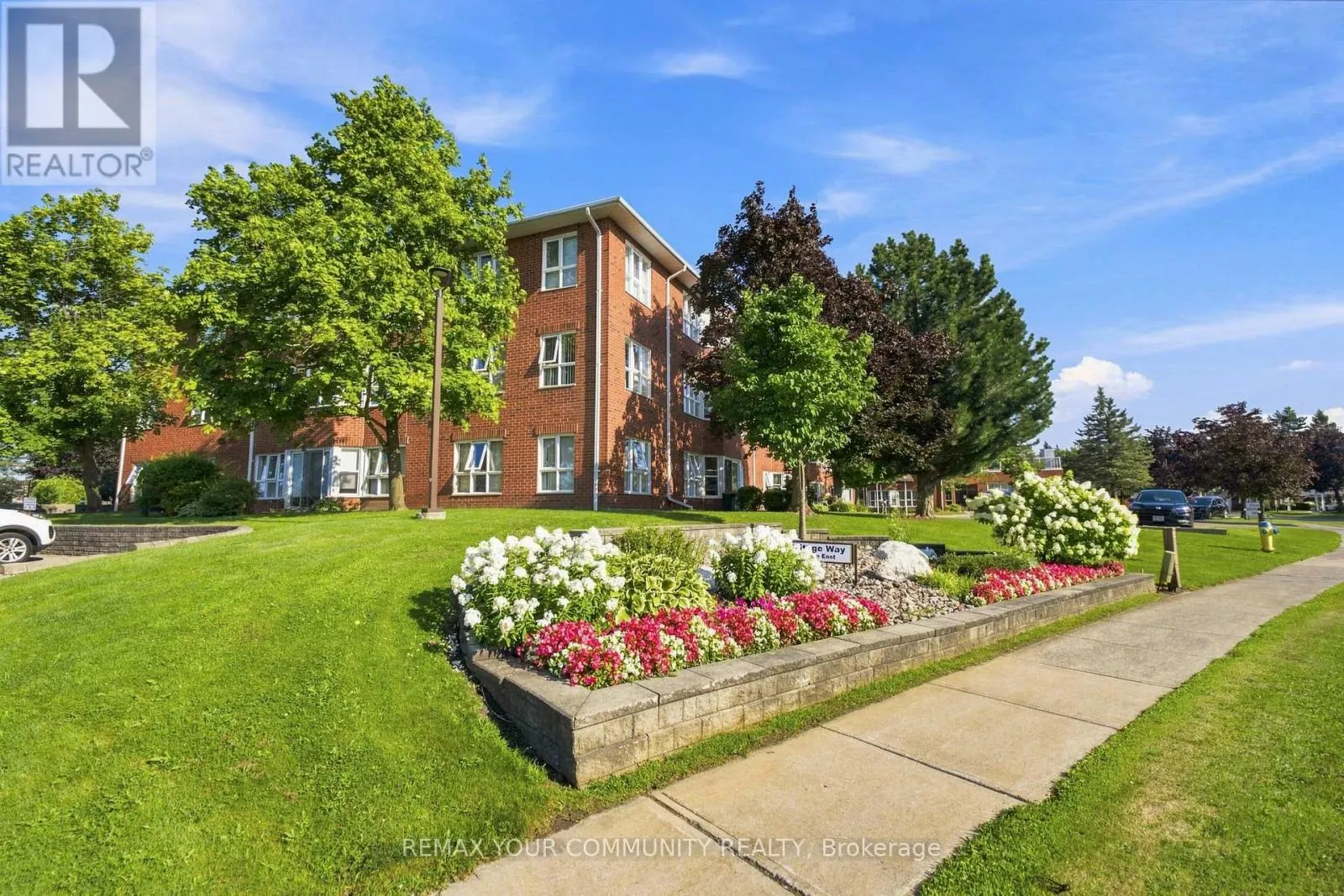308 - 4 HERITAGE WAY