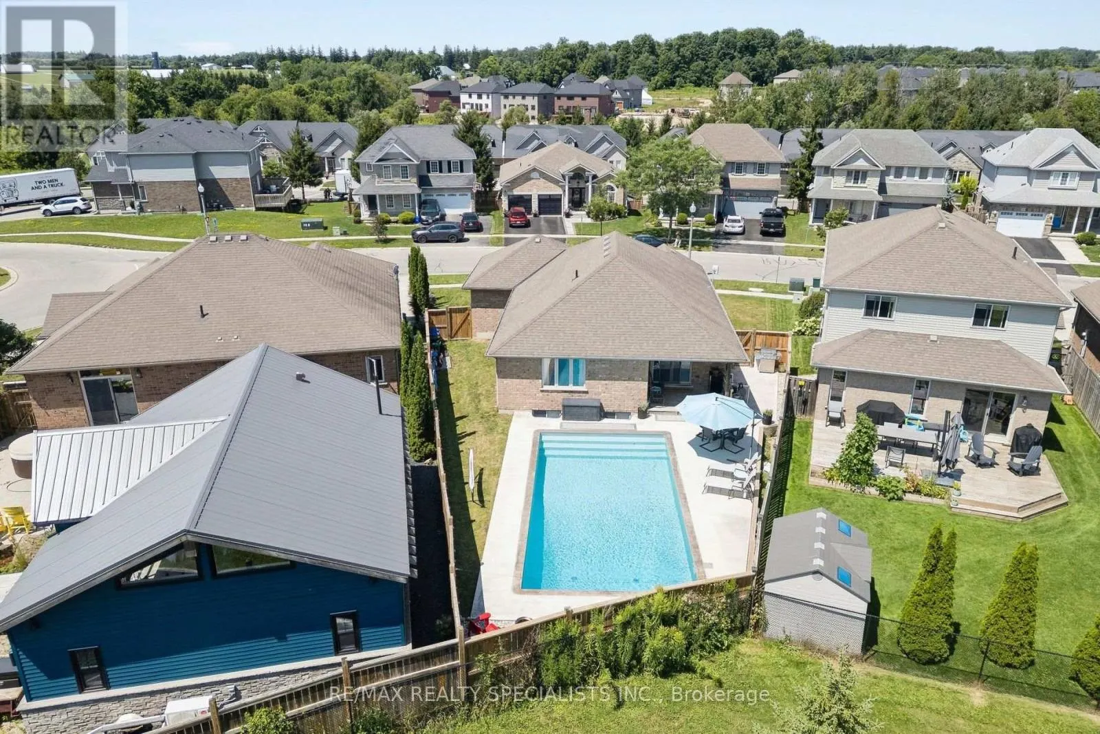 375 FAIRWAY ROAD