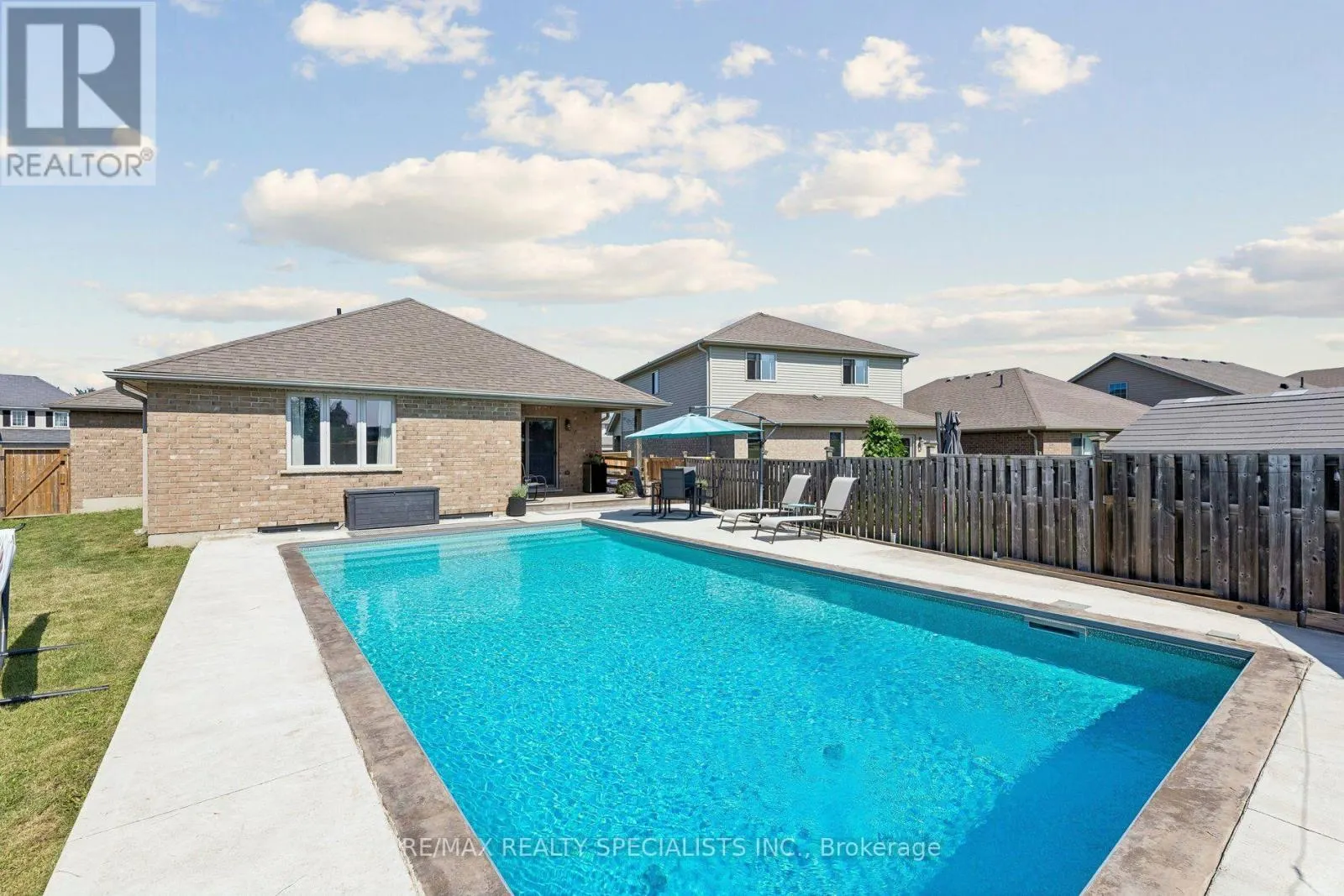 375 FAIRWAY ROAD
