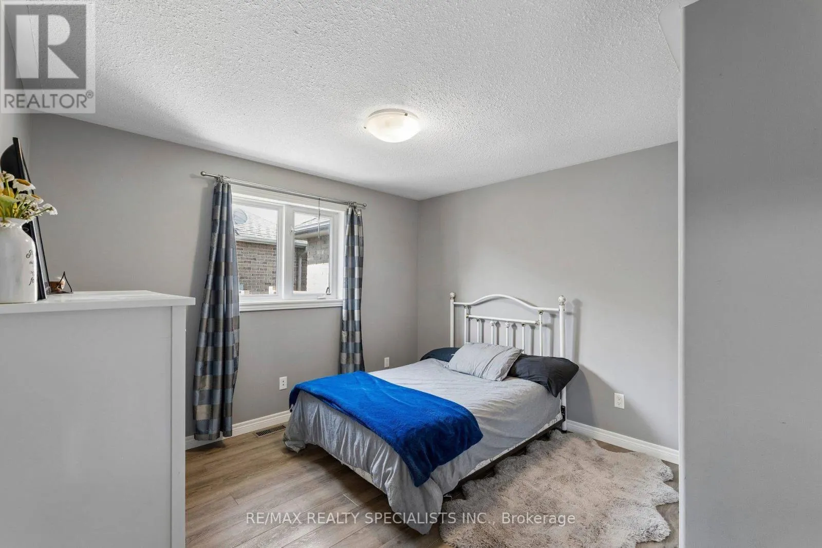 375 FAIRWAY ROAD
