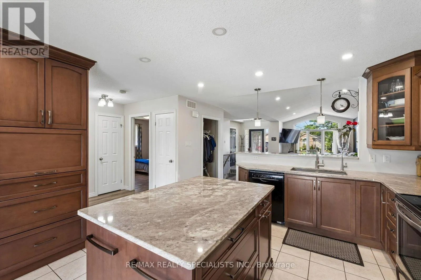 375 FAIRWAY ROAD