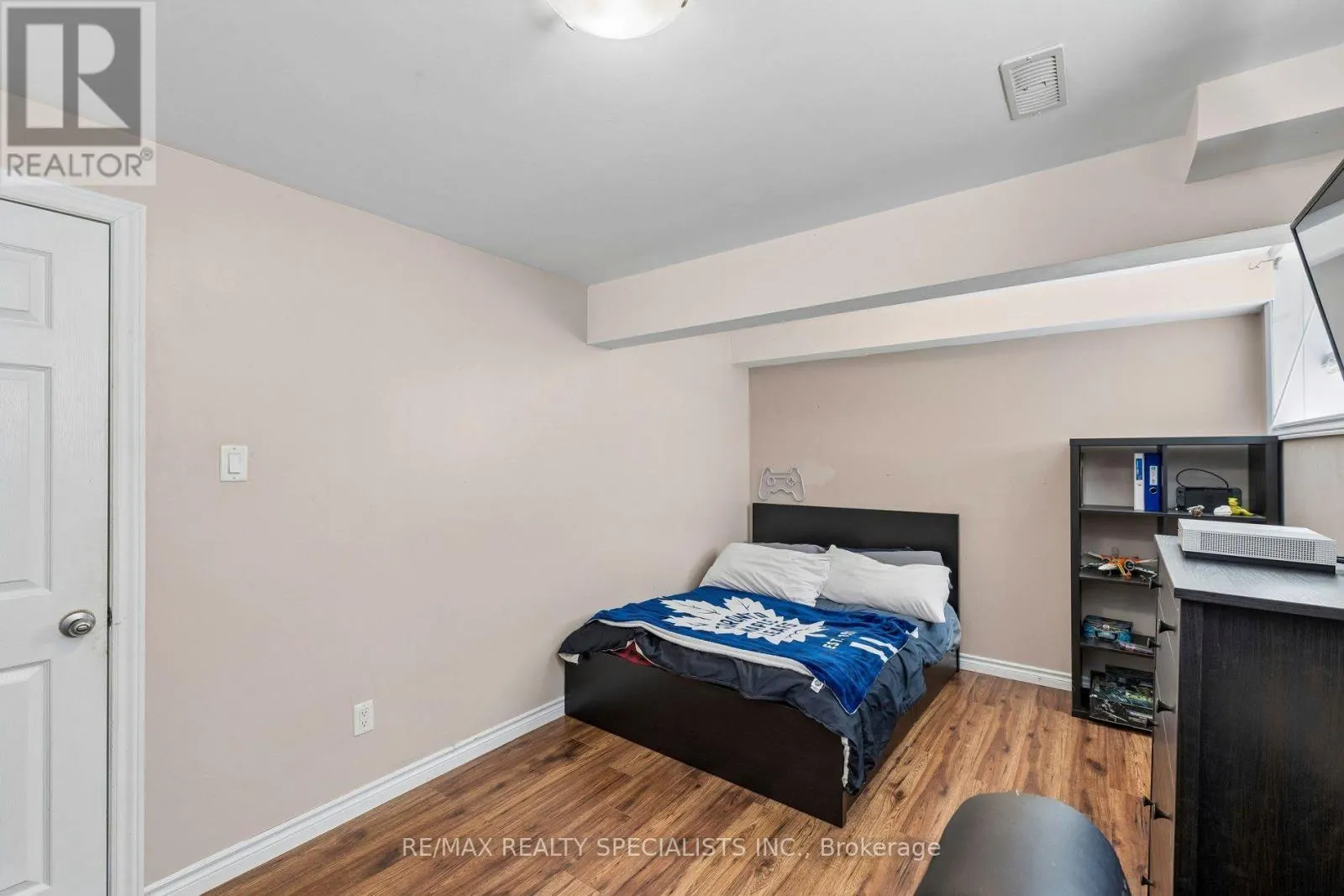 375 FAIRWAY ROAD