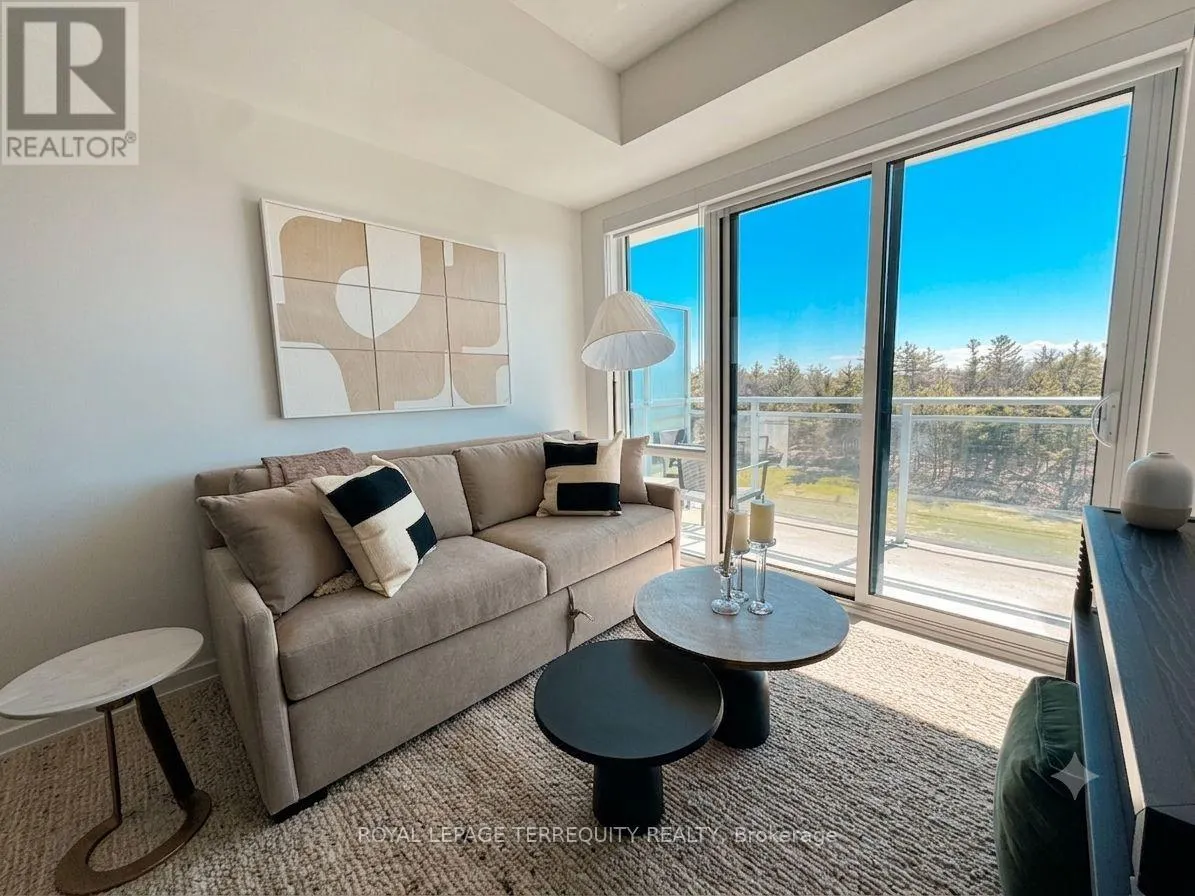 518 - 100 CARRICK TRAIL